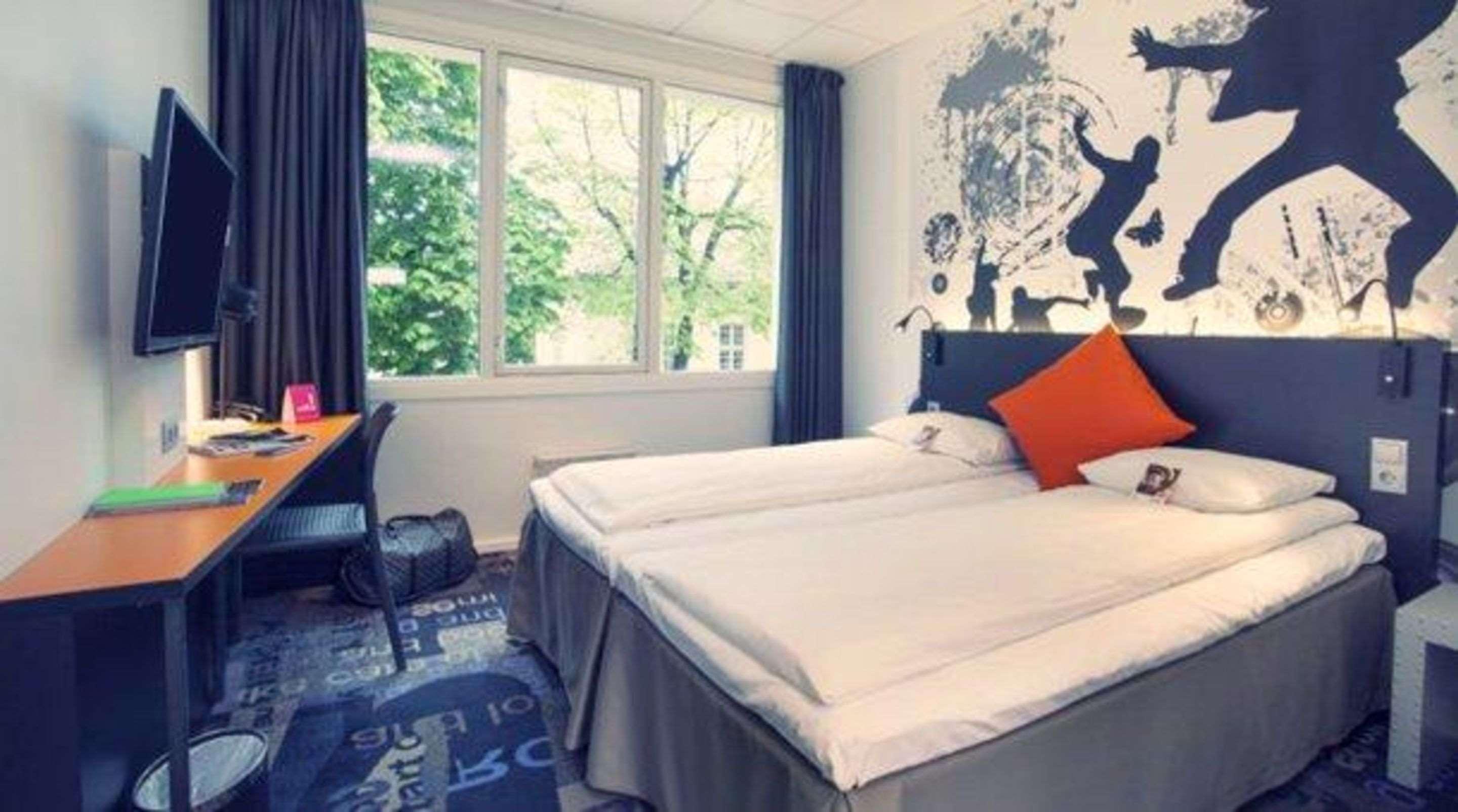 Double or Twin Standard