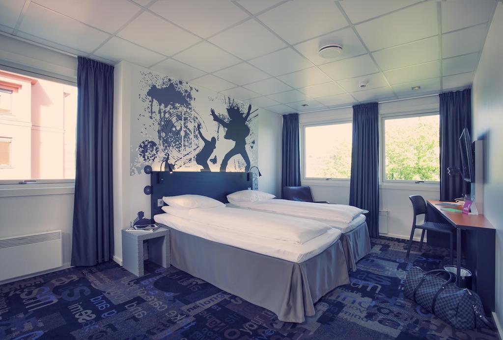 Double or Twin Standard