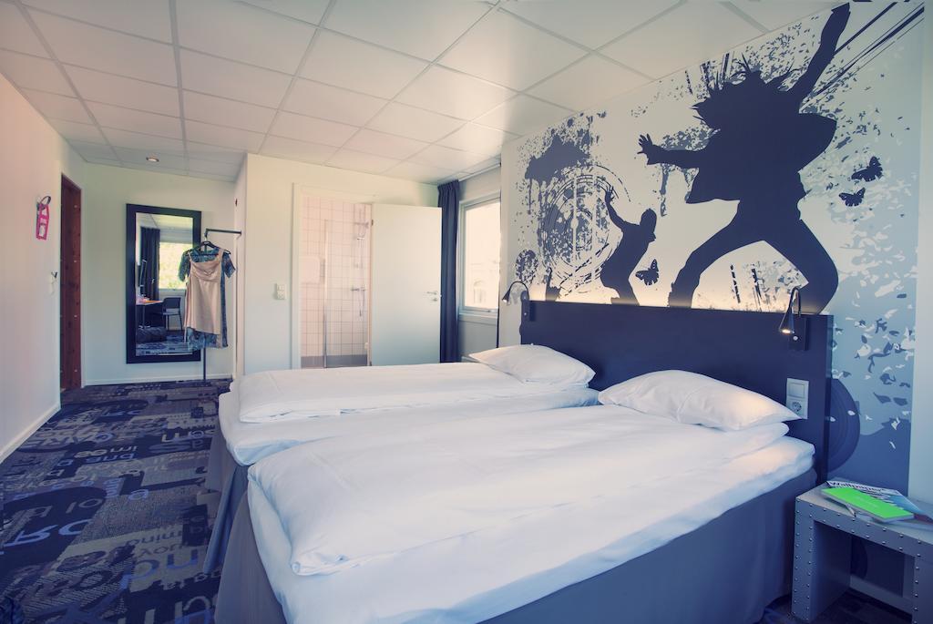 Double or Twin Standard