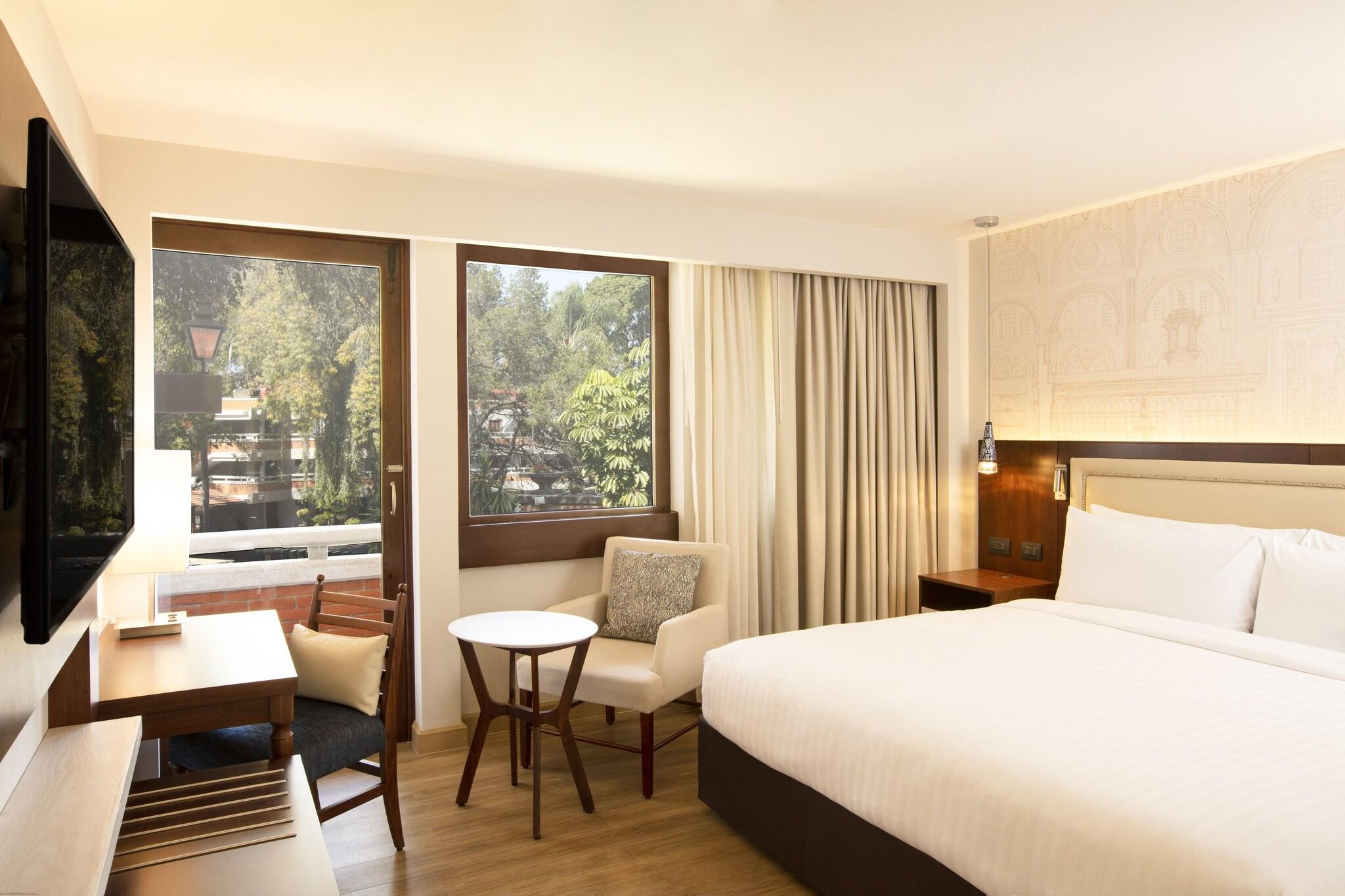 Double Deluxe King Bed