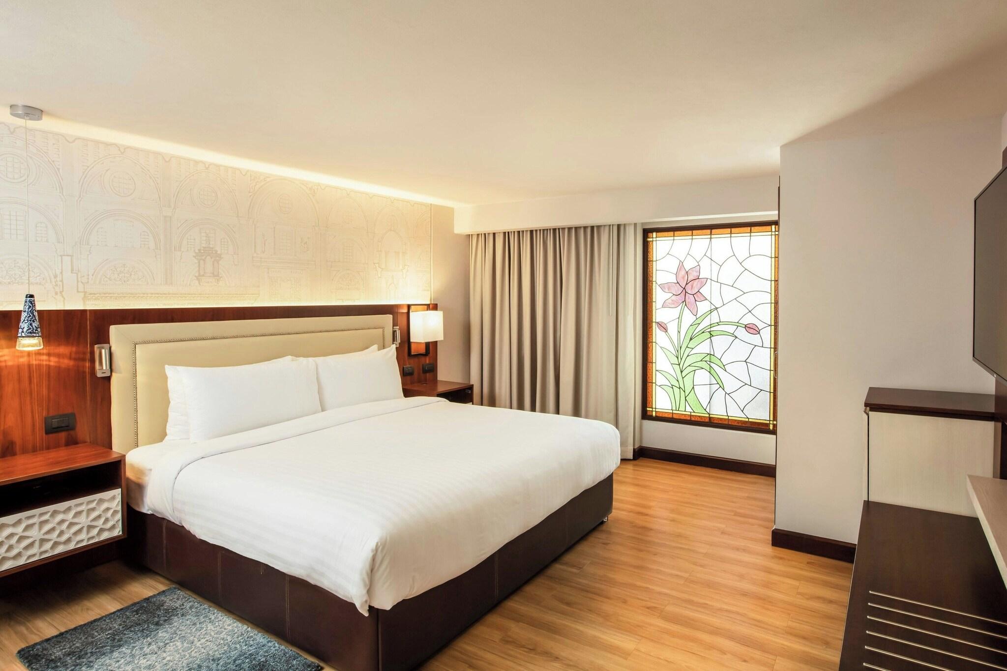 Double Deluxe King Bed