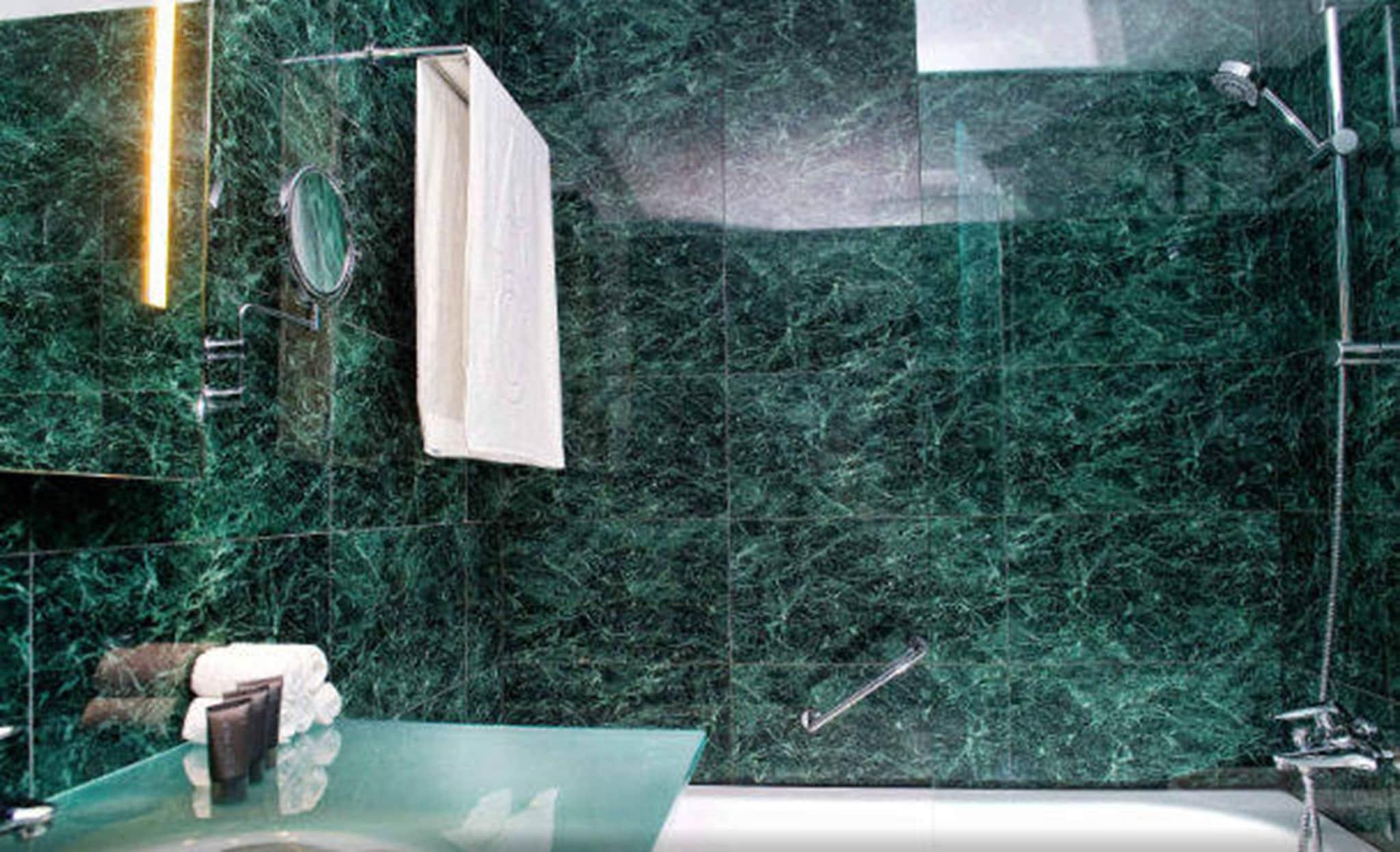 Double Queen Size Bed