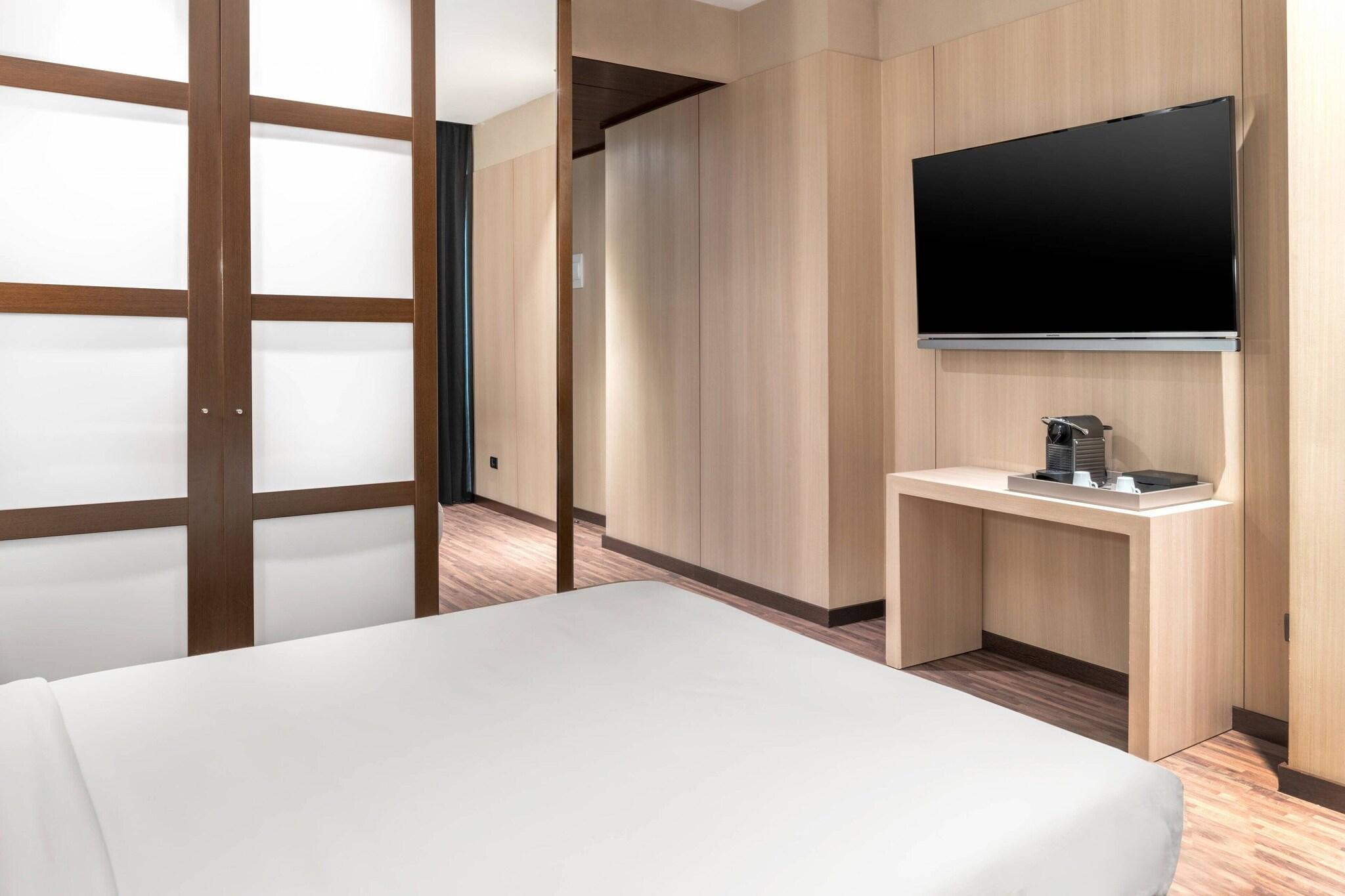 Double Queen Size Bed