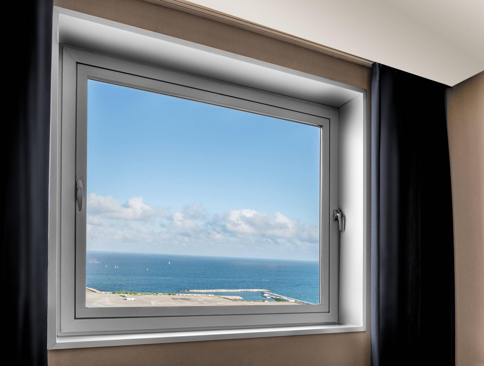 Double Queen Size Bed