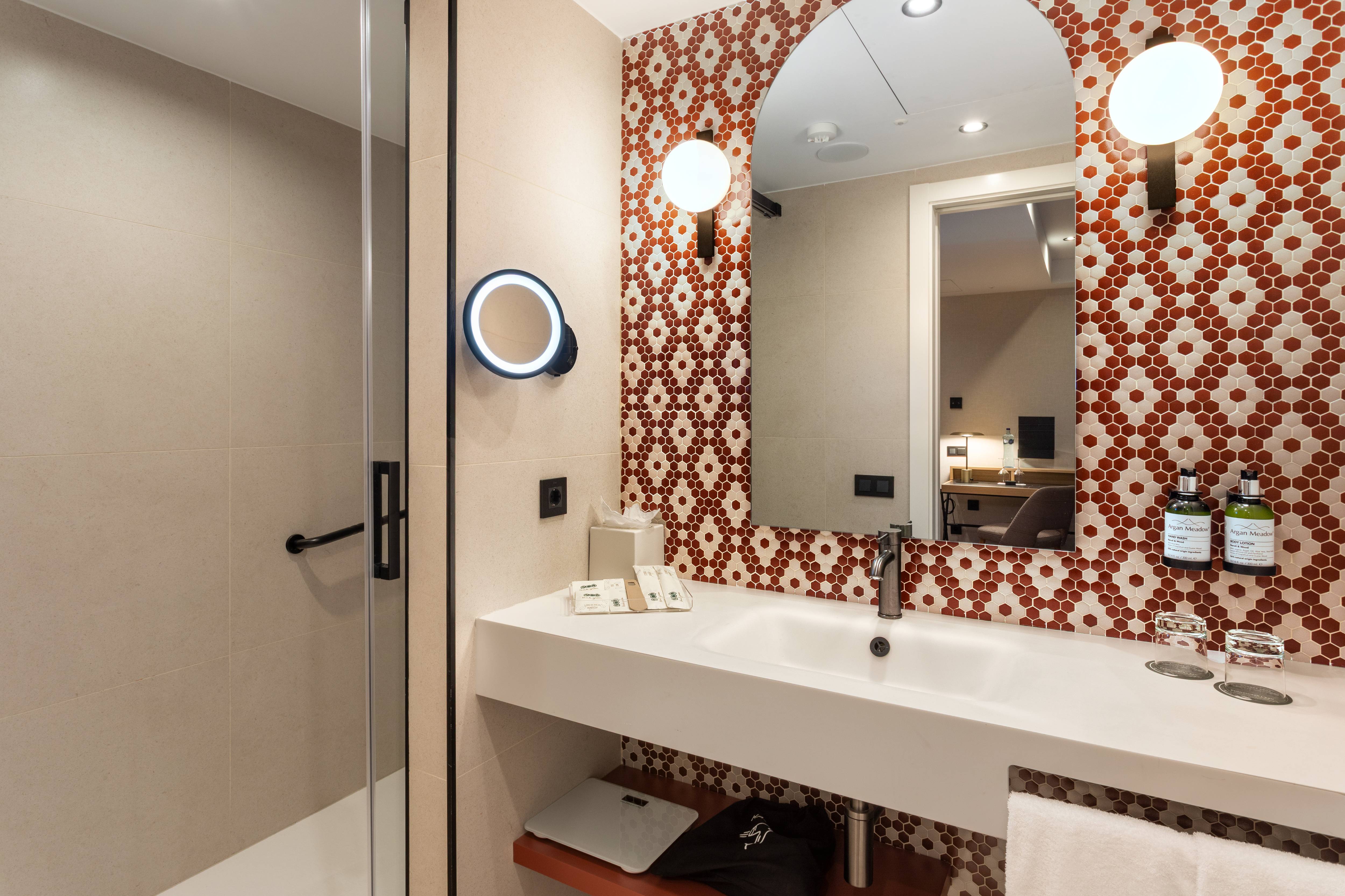 Double or Twin Standard