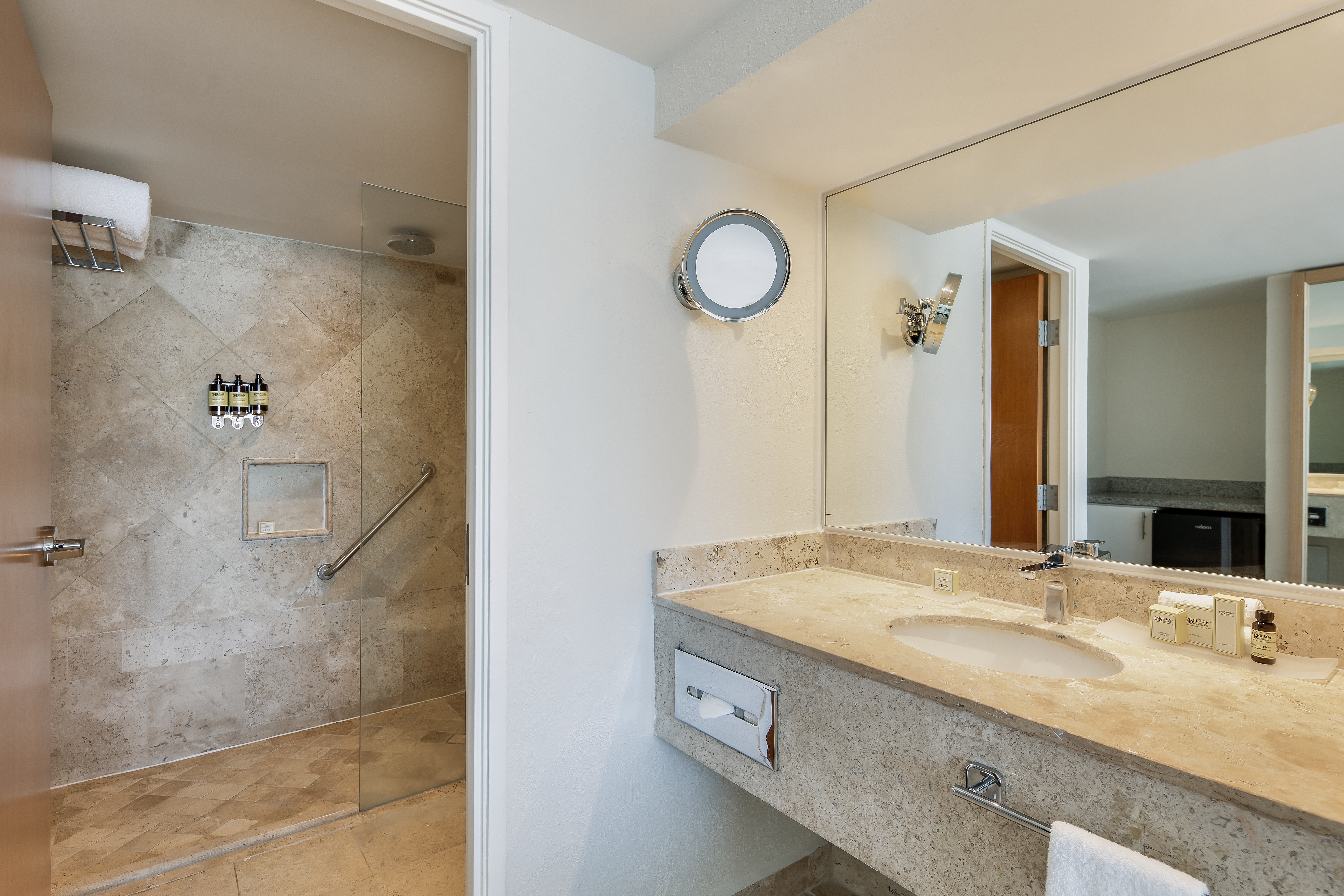 Double Deluxe King Bed