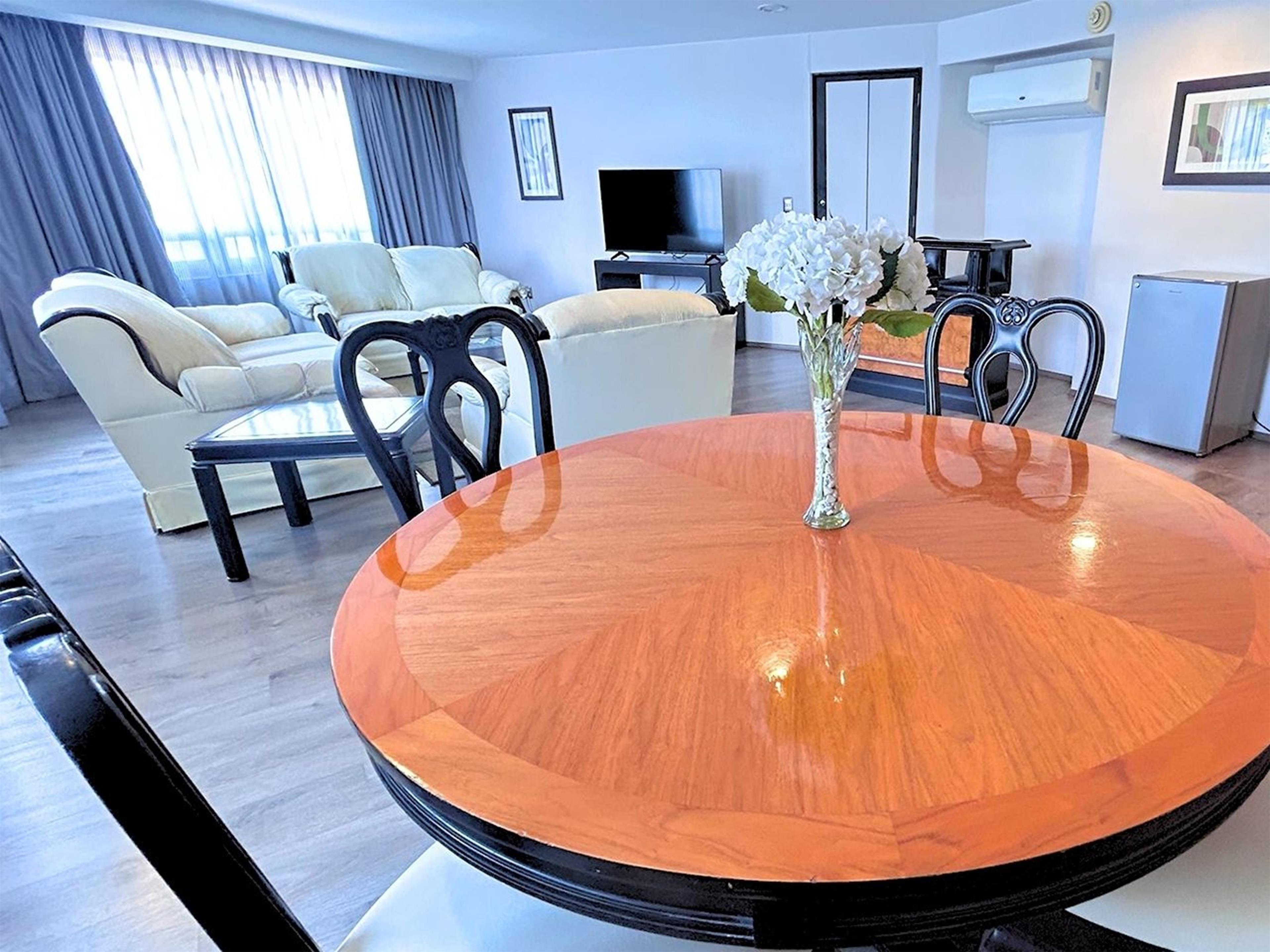 Suite Executive King Bed