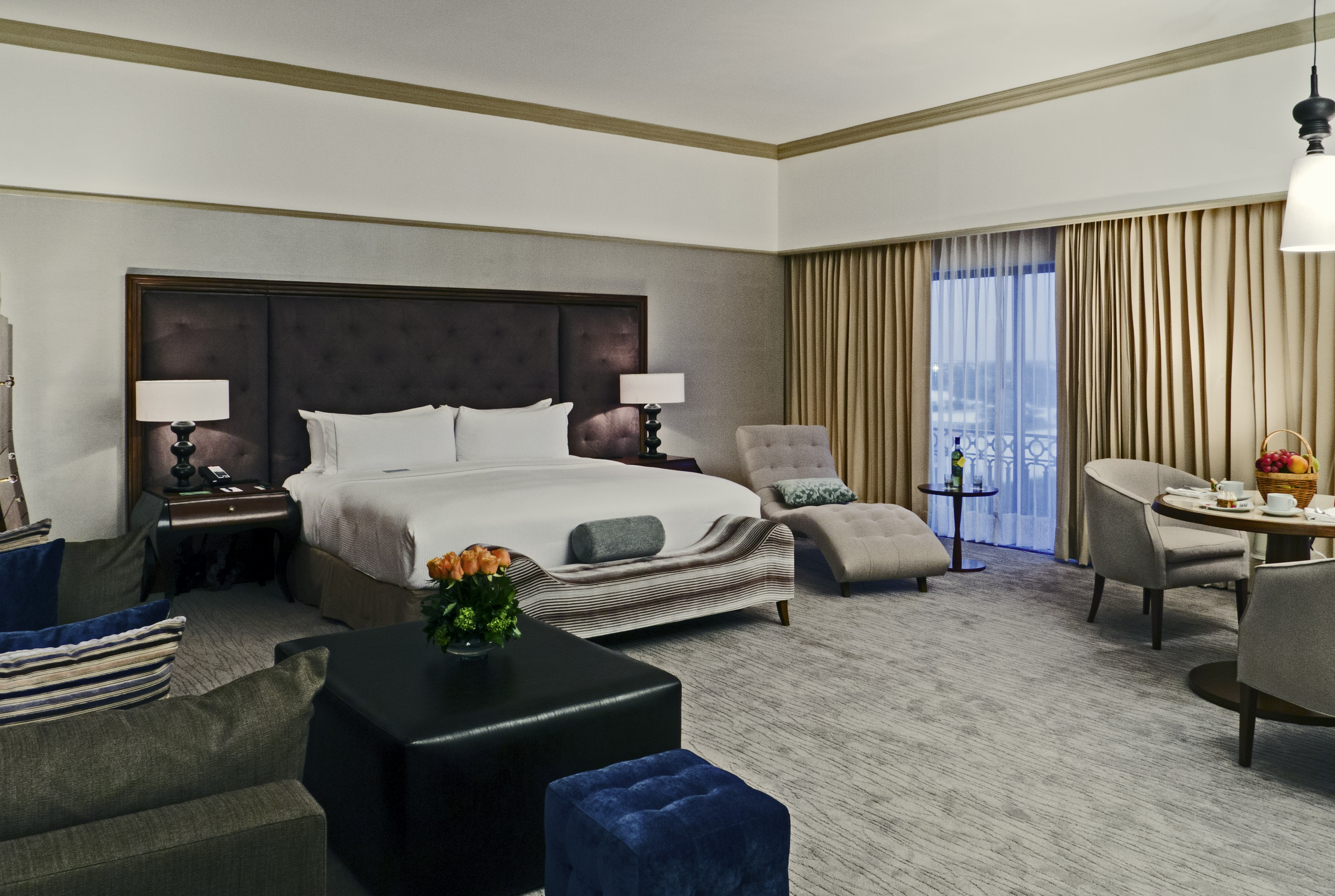 Suite King Size Bed