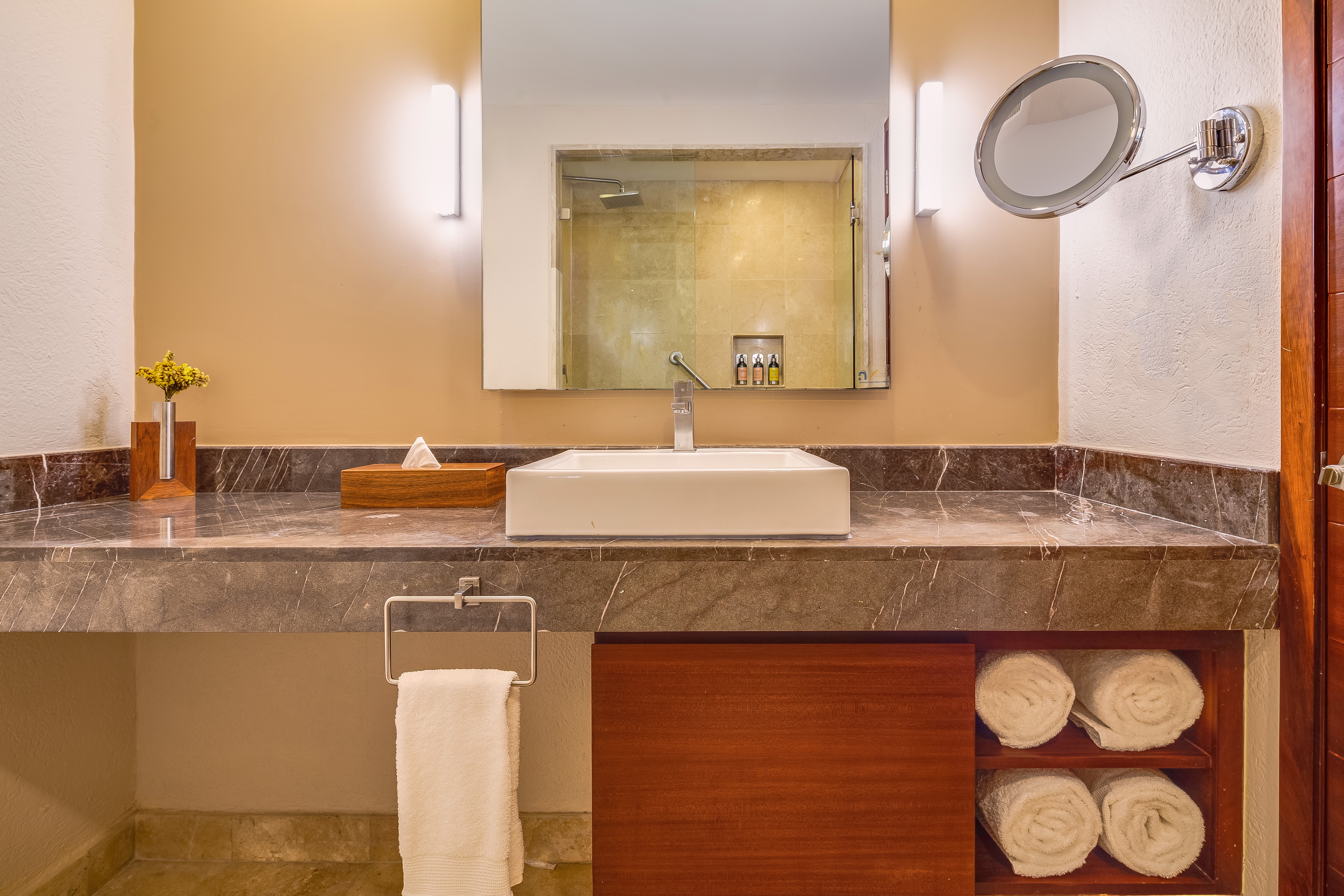 Junior Suite King Size Bed