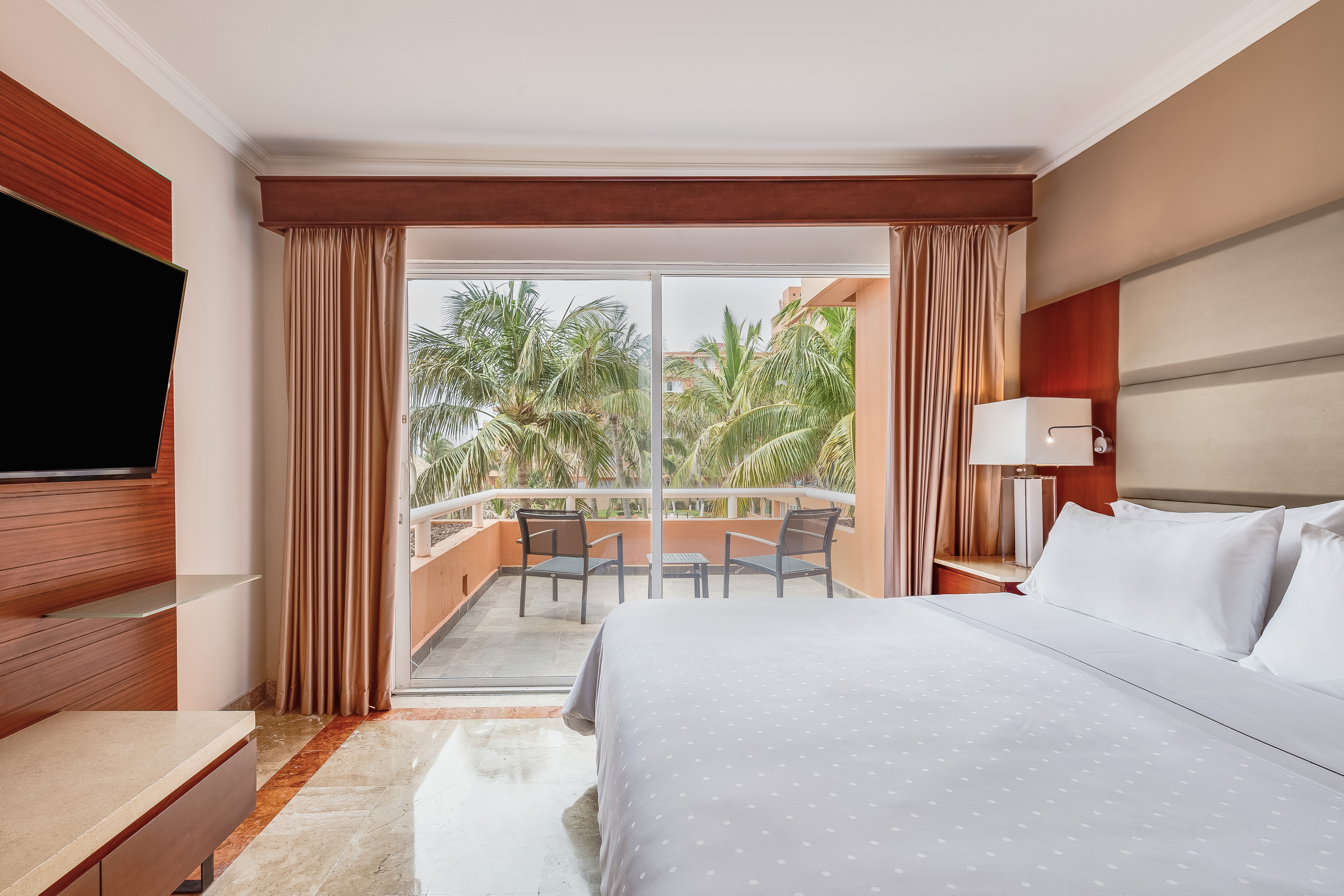 Room Deluxe King Bed