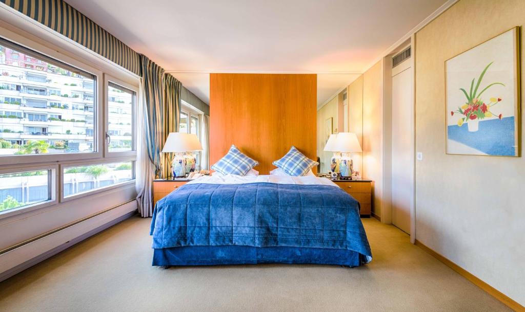 Double Superior Mountain View