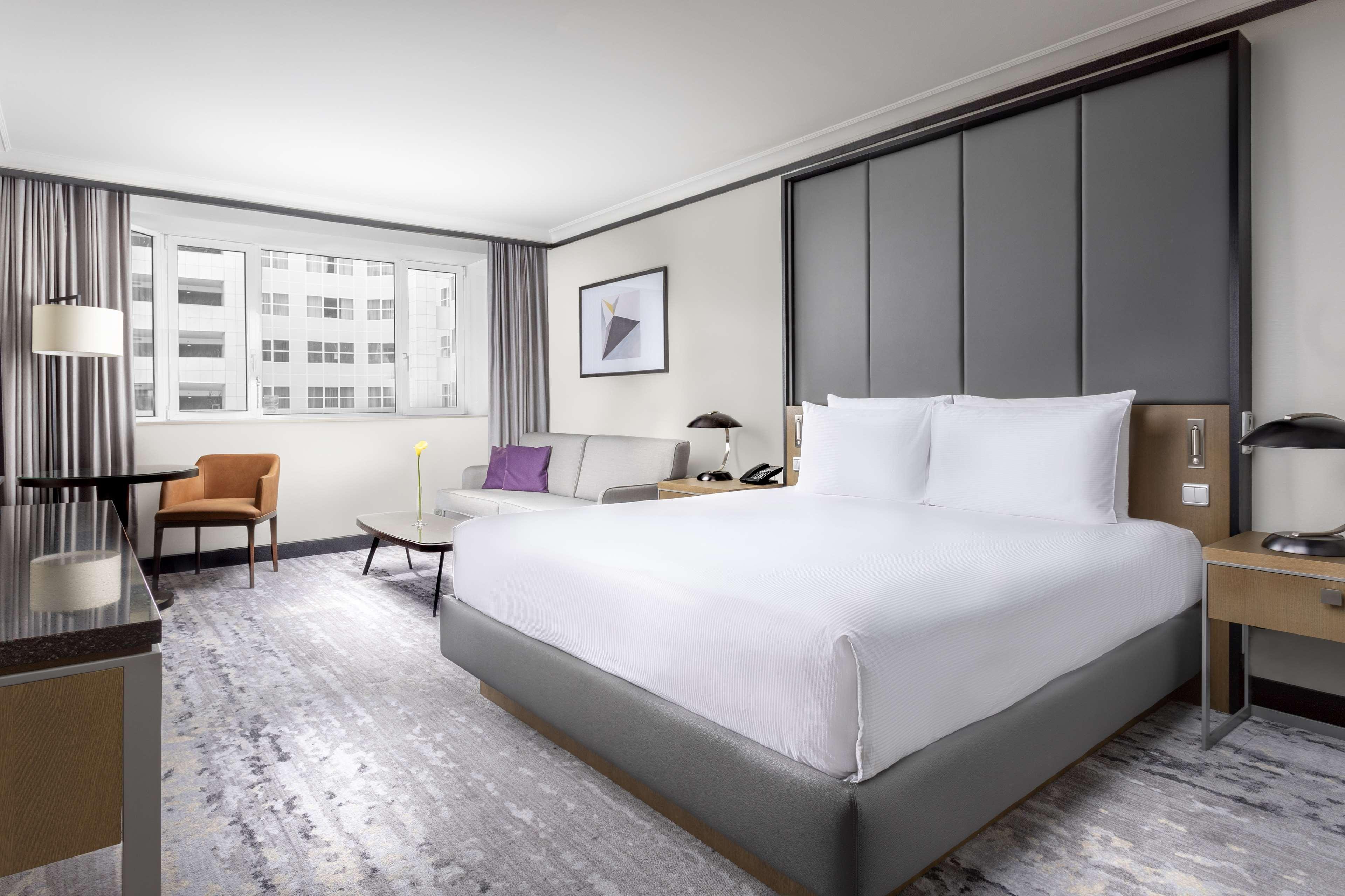 Family Room Executive