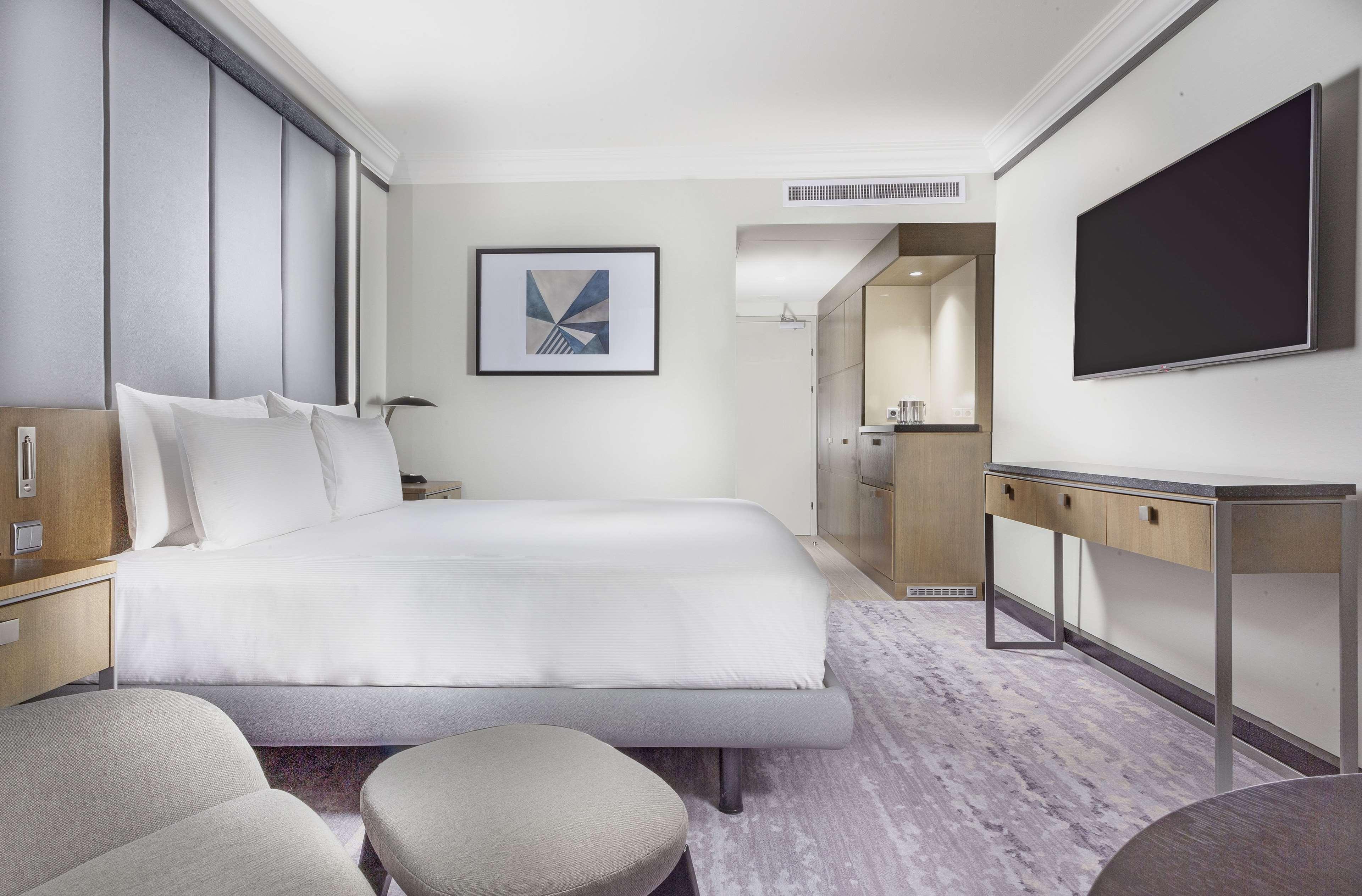 Twin Deluxe River View