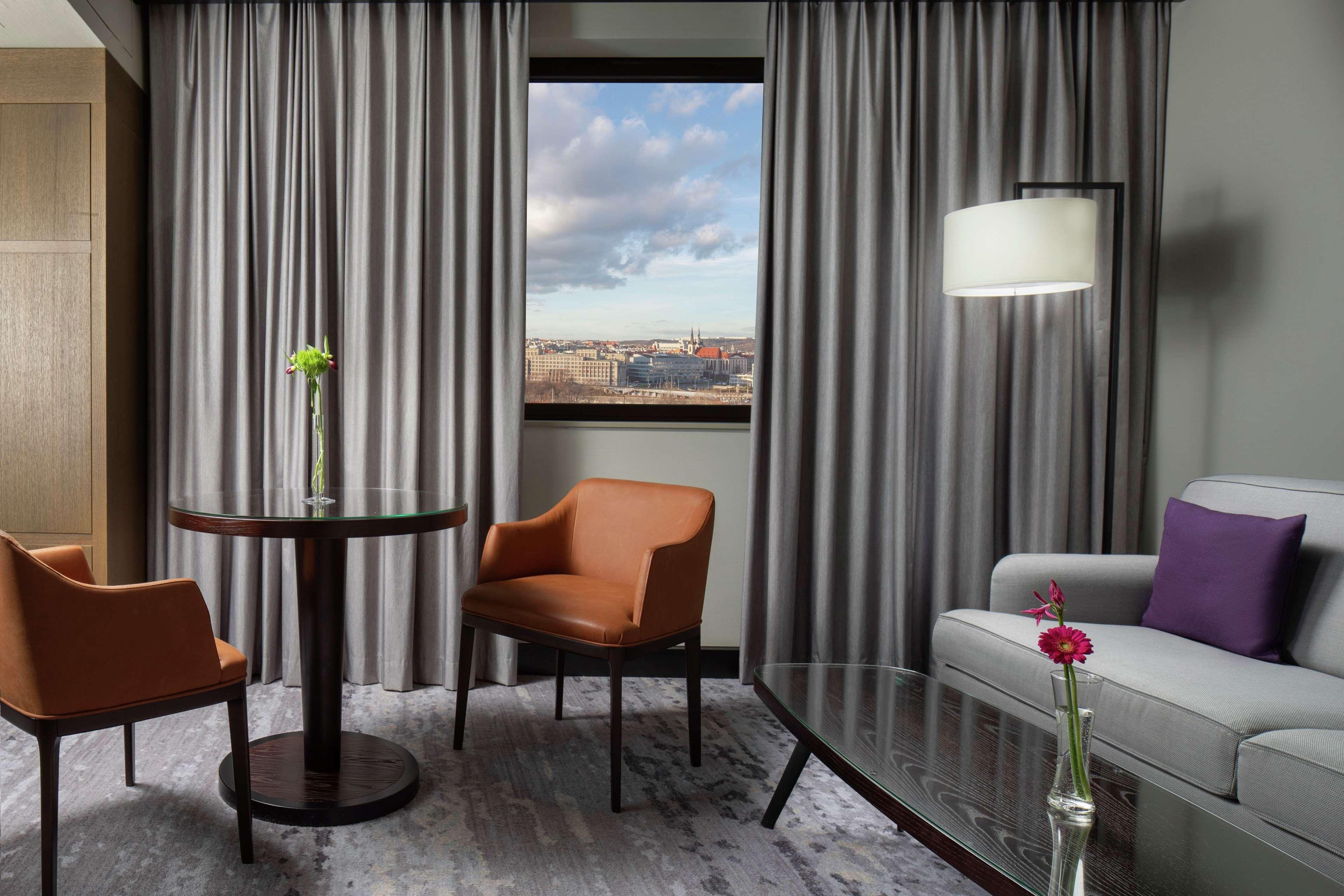 Junior Suite King Size Bed