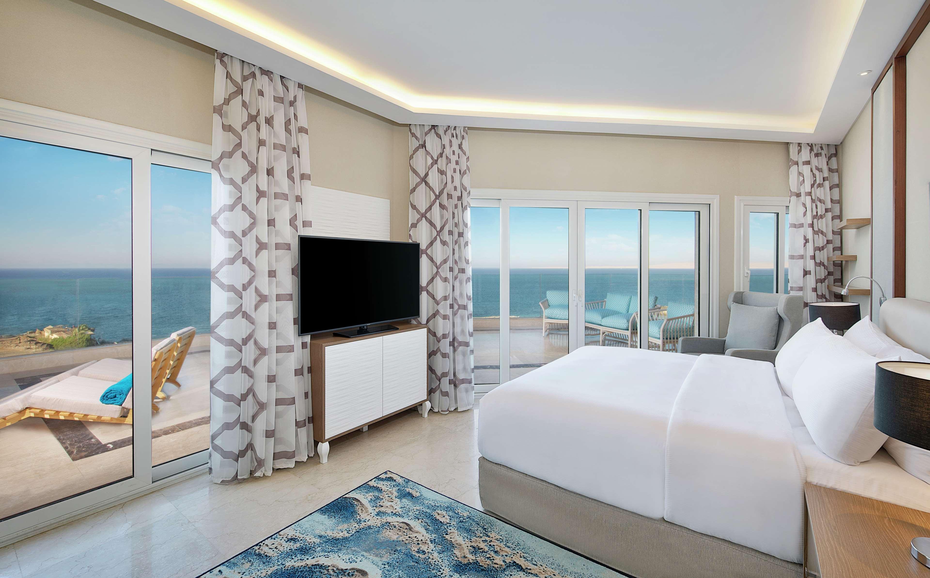 Suite Sea View King Bed