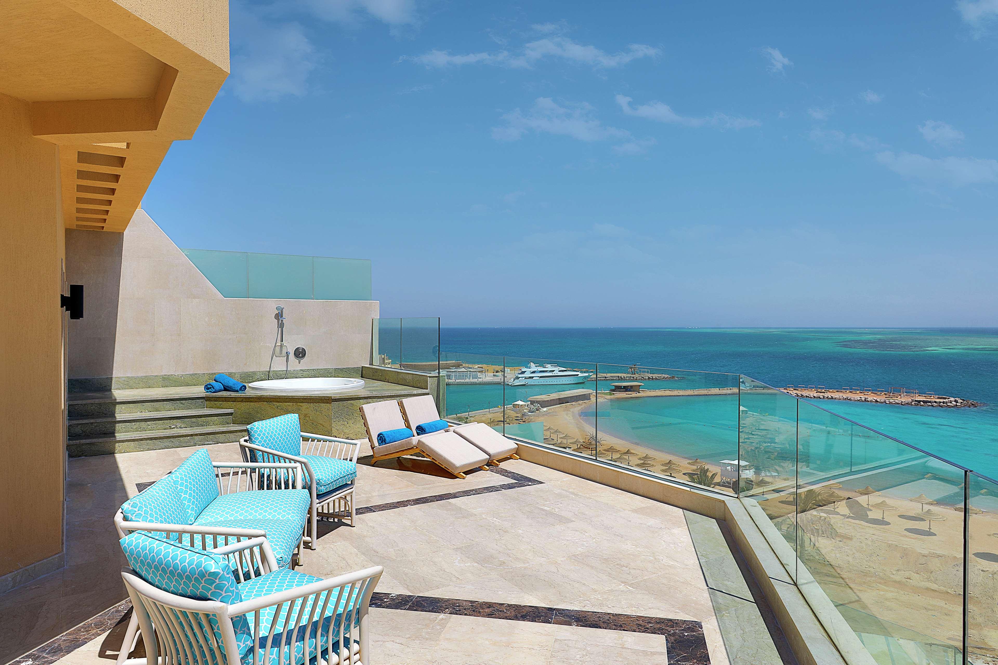 Suite Sea View King Bed