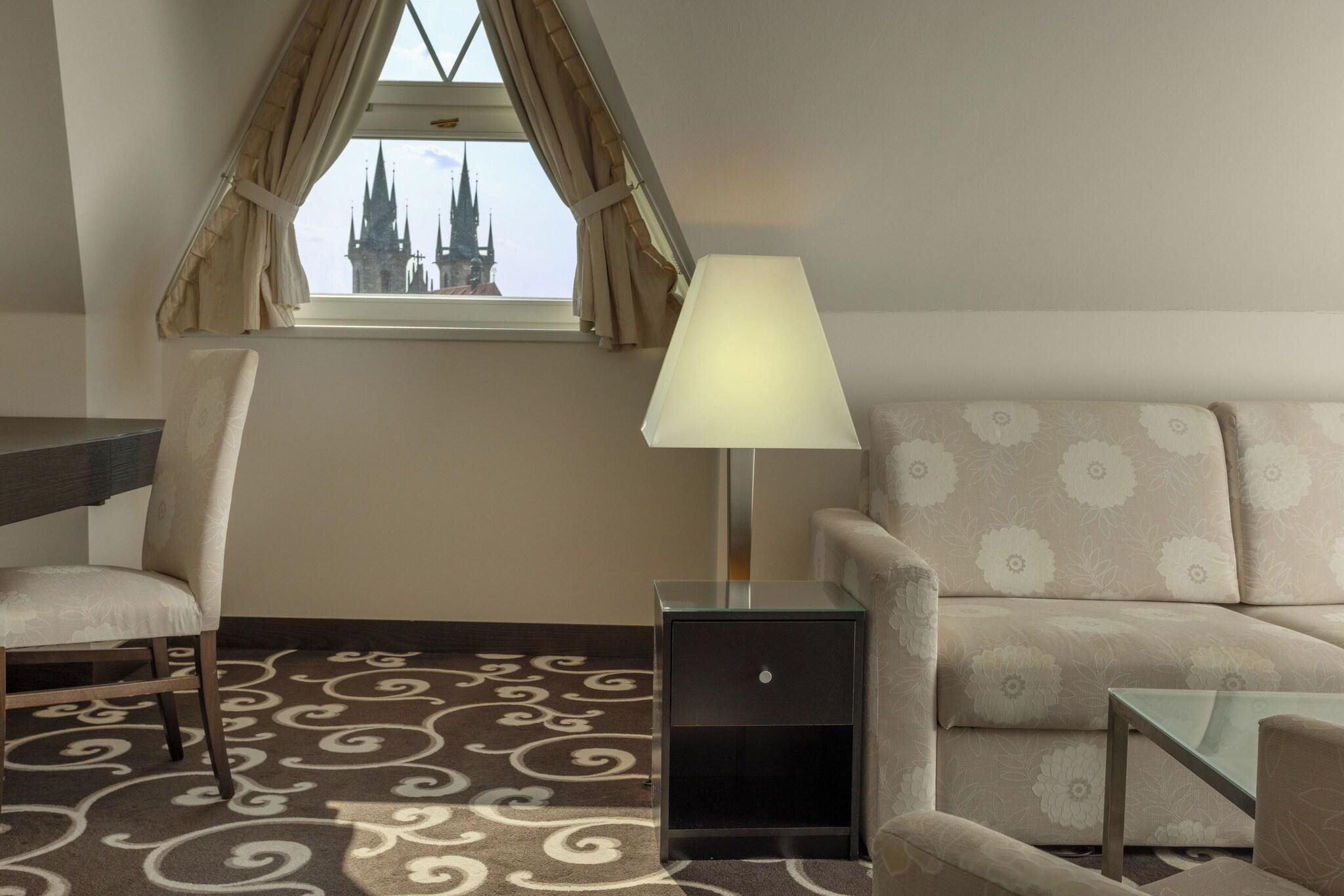 Suite Queen Size Bed