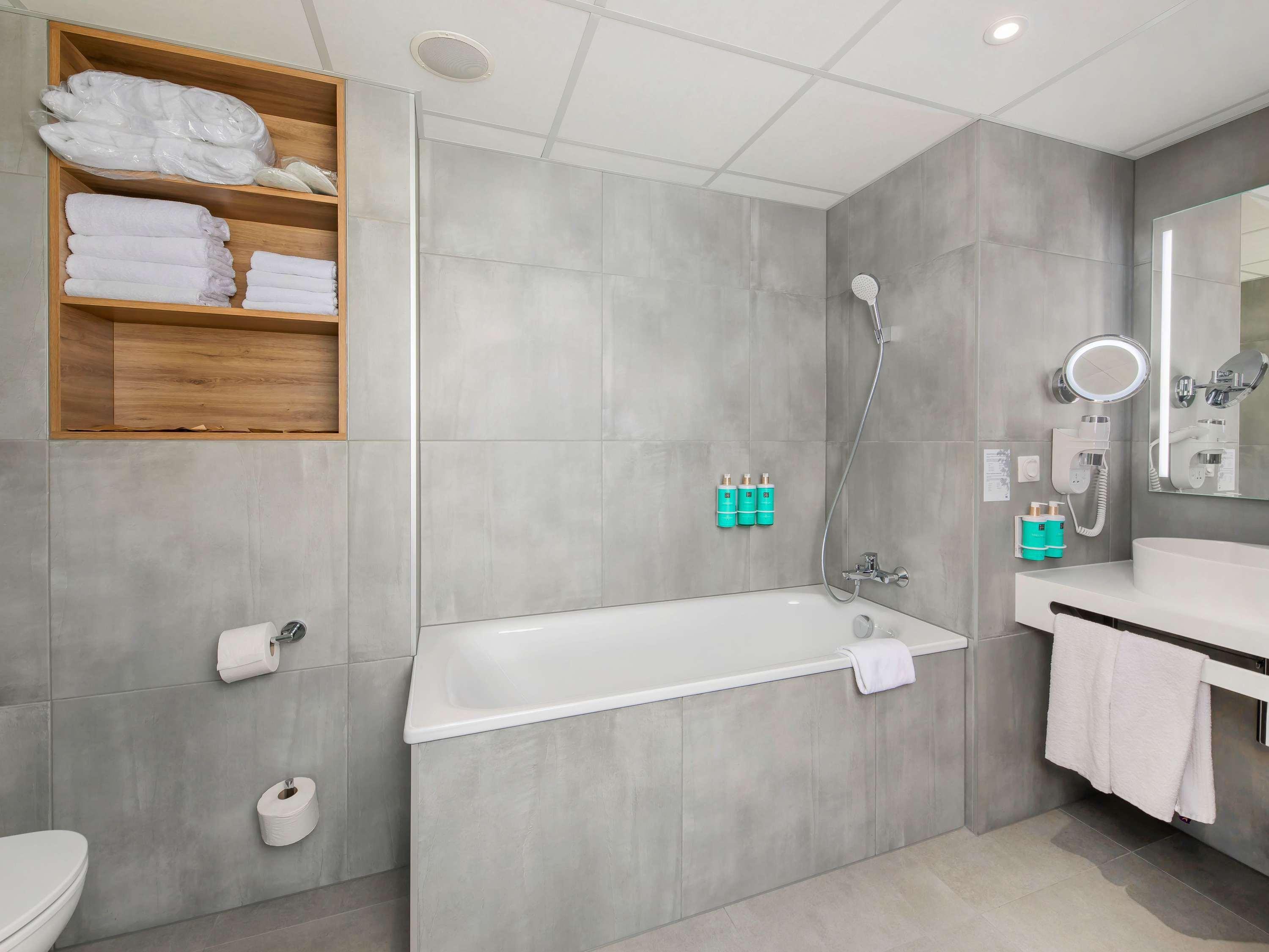 Suite with Kitchenette