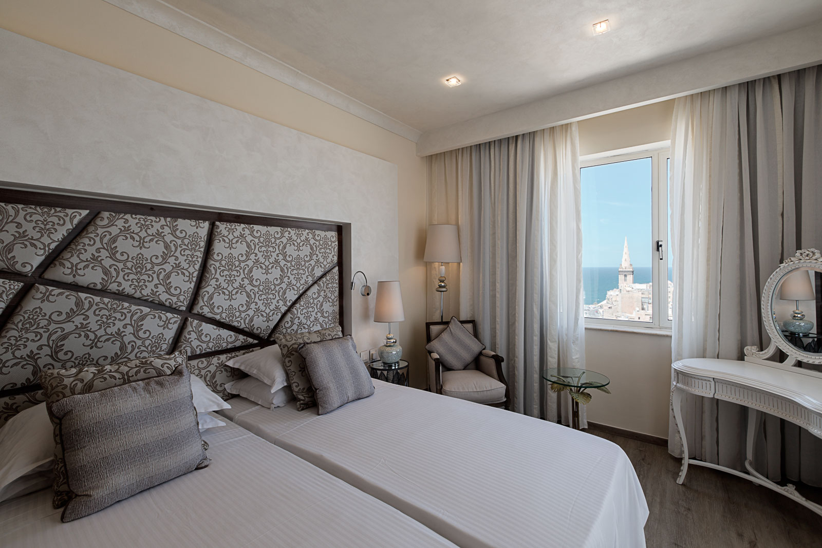 Double or Twin Deluxe Sea View