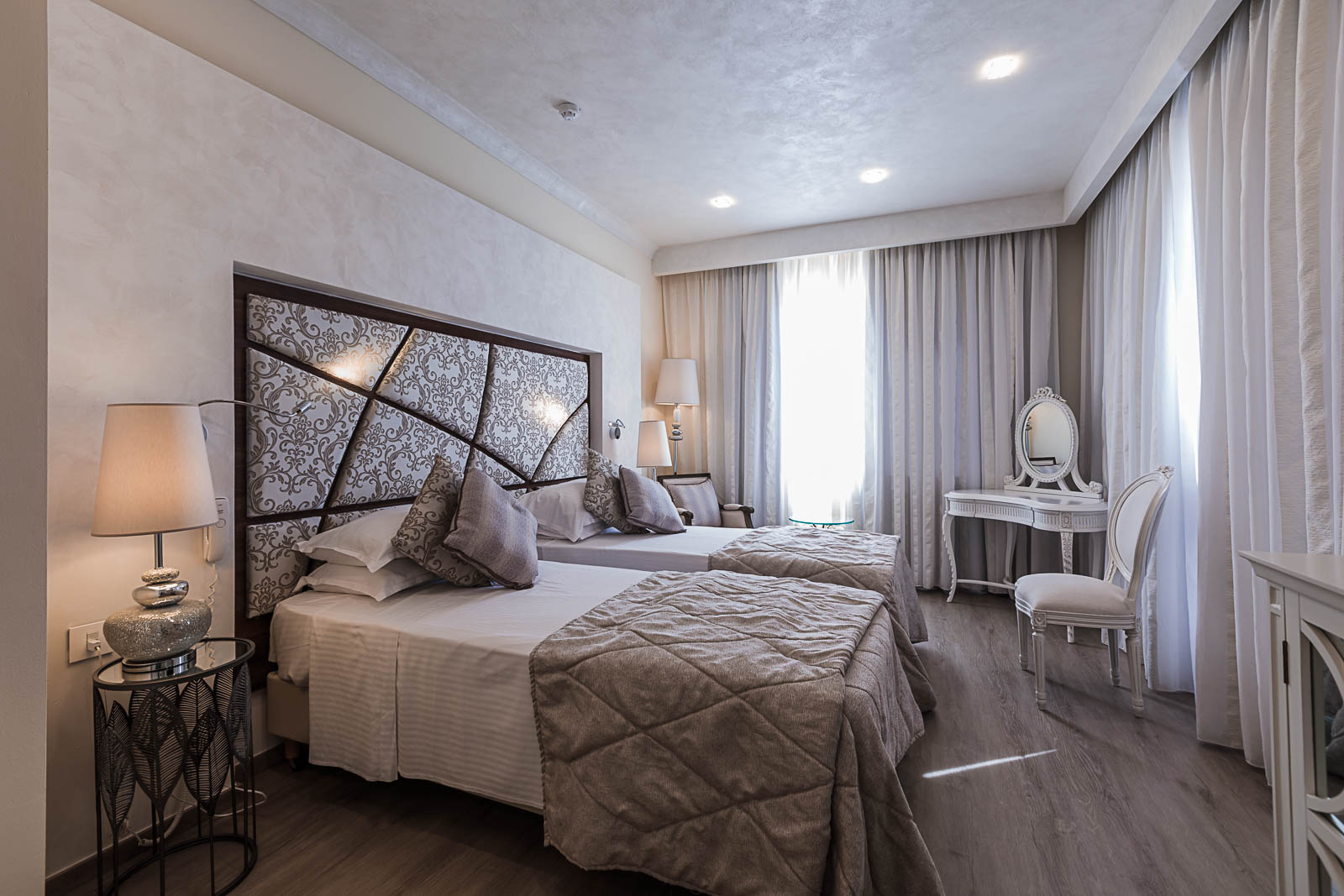 Double or Twin Deluxe Sea View