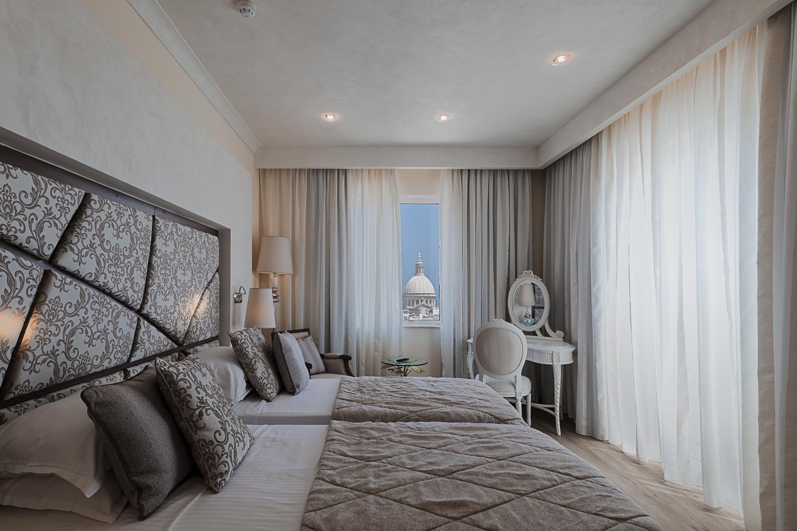 Double or Twin Deluxe Sea View