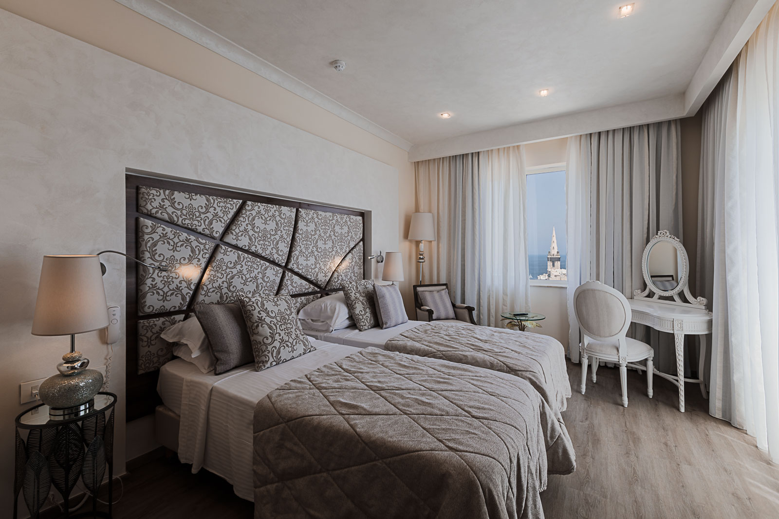 Double or Twin Deluxe Sea View