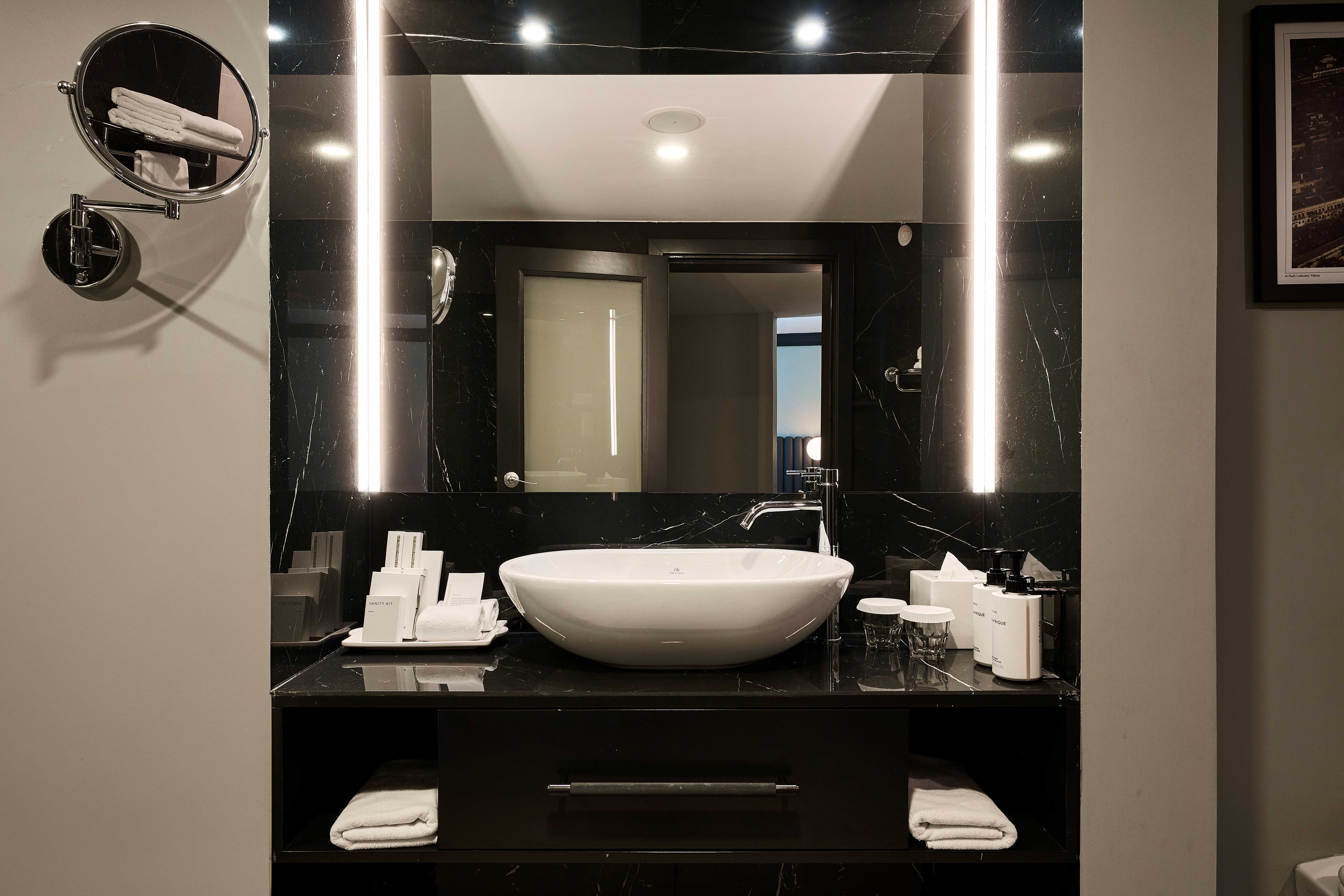 Junior Suite Club City View