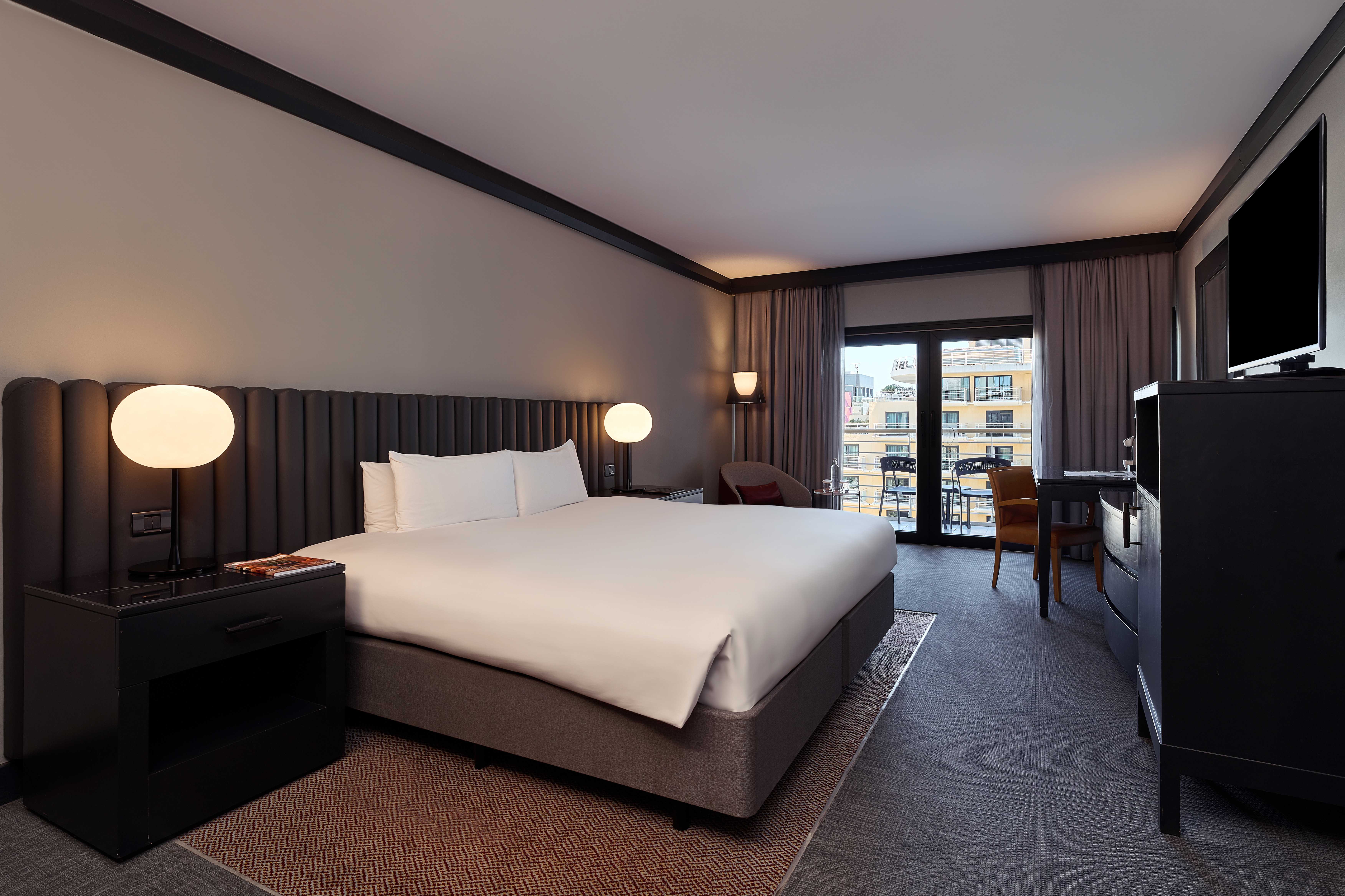 Junior Suite Club City View