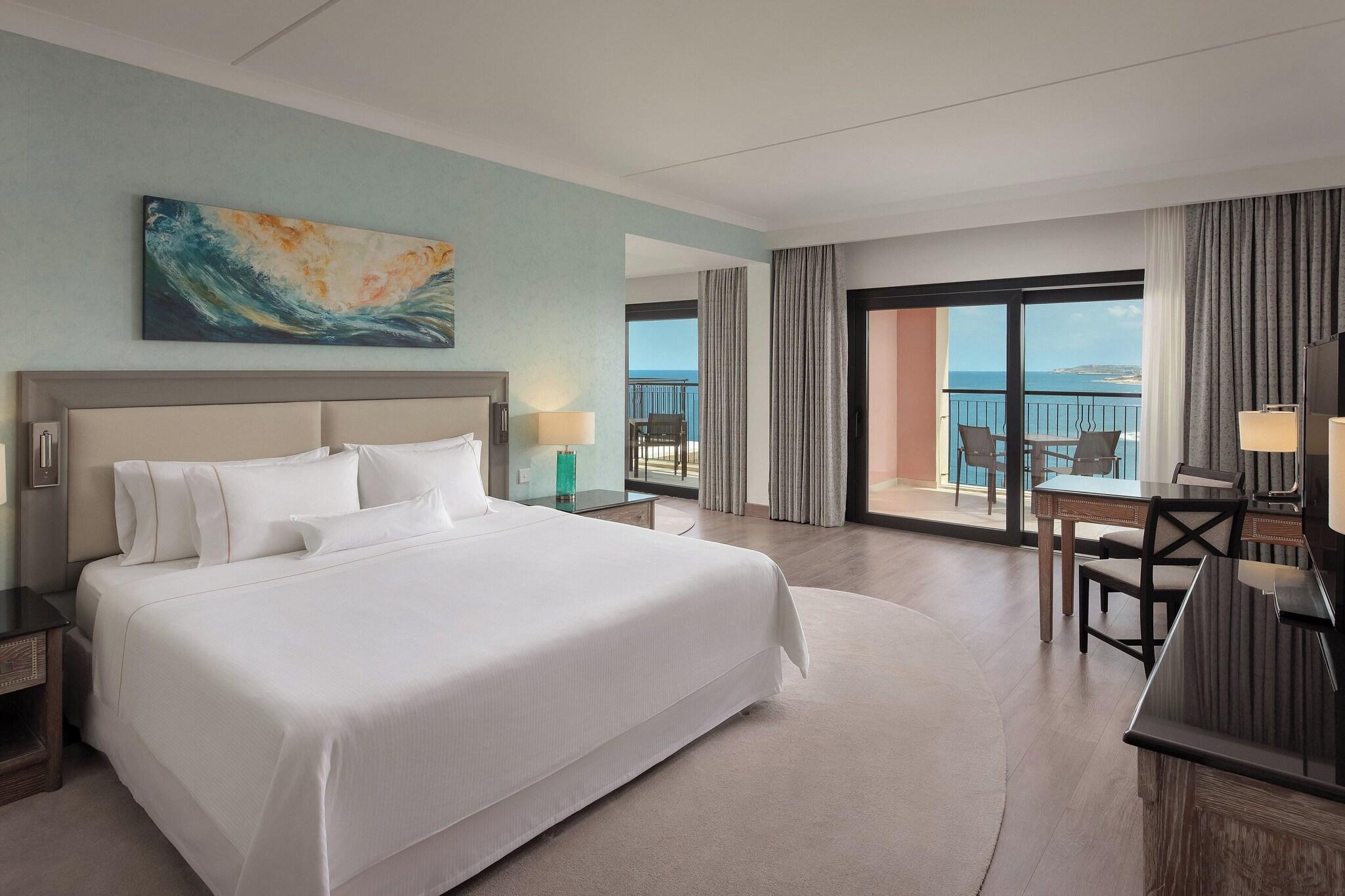 Junior Suite Sea View King Bed