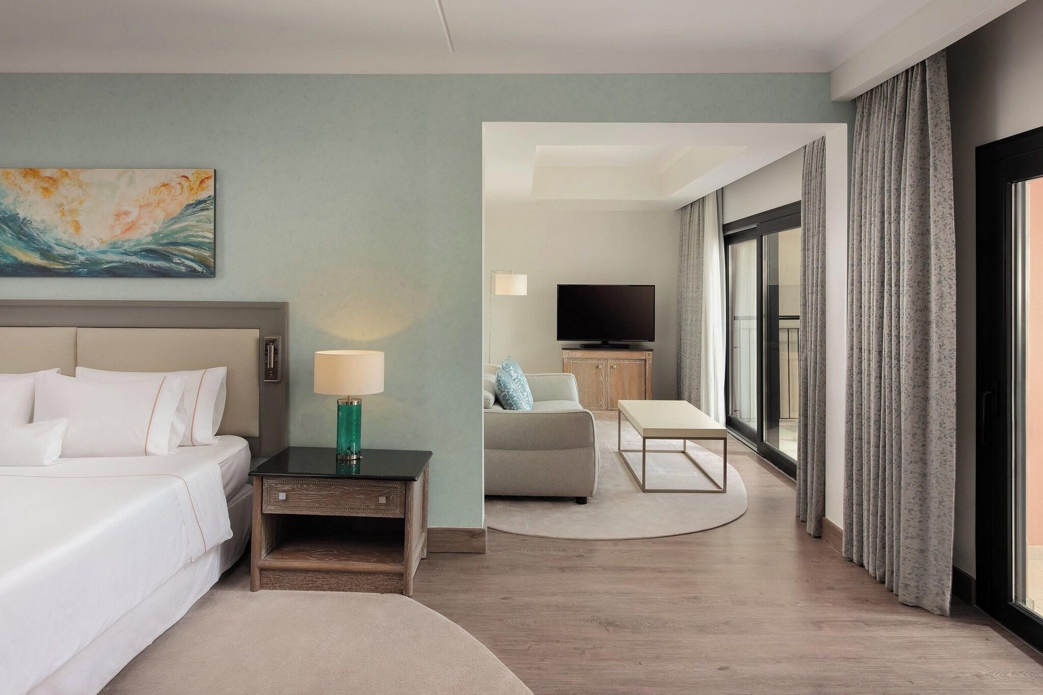 Junior Suite Sea View King Bed