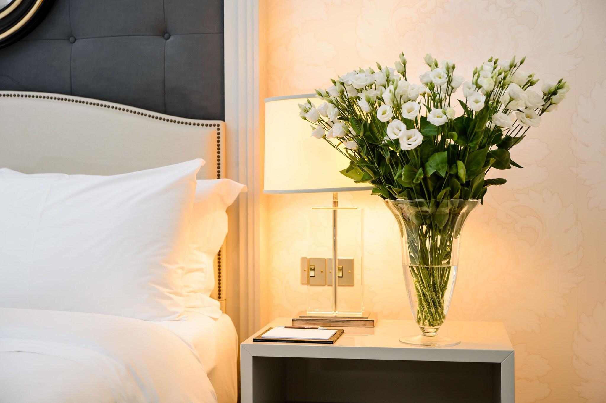 Double Classic Queen Bed