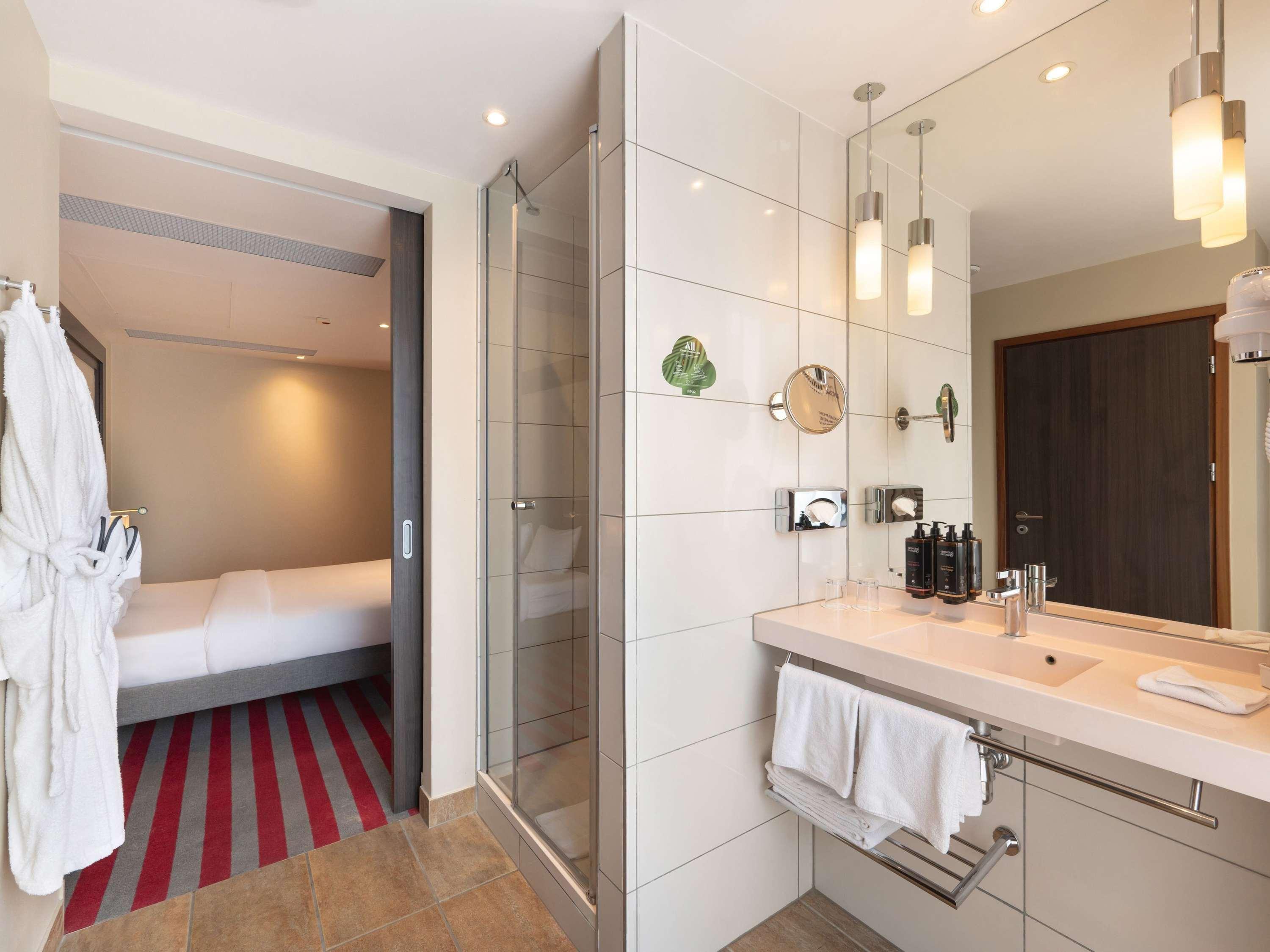 Double Queen Size Bed