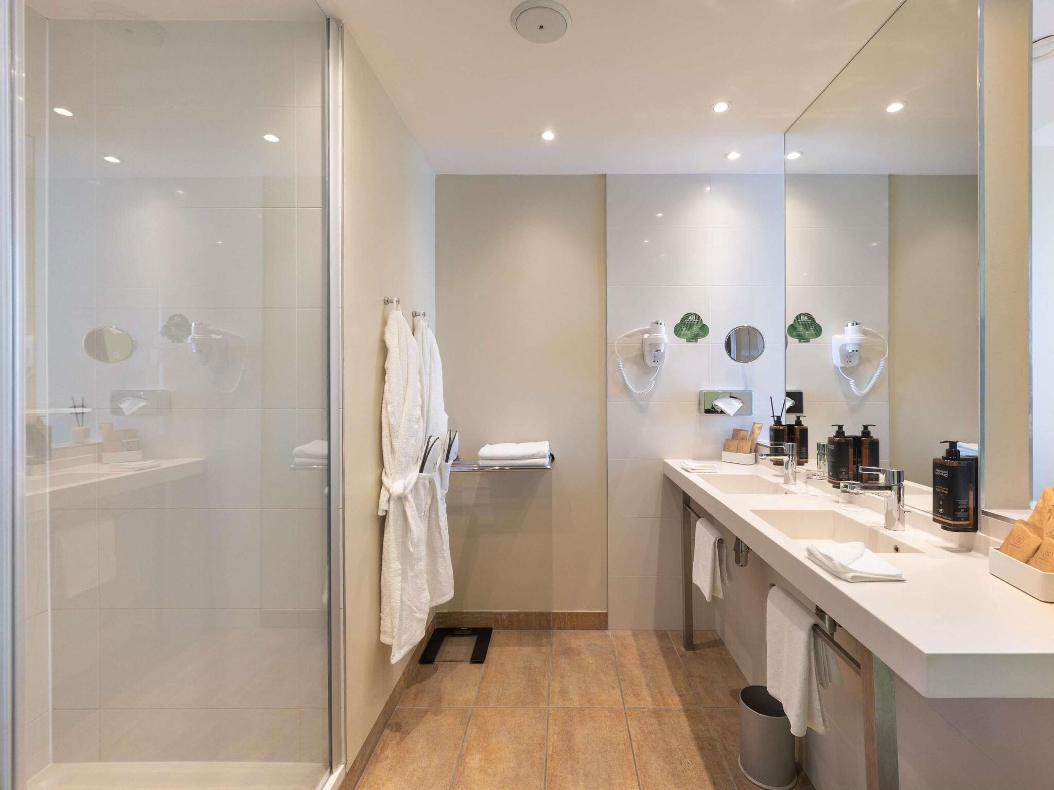 Junior Suite King Size Bed