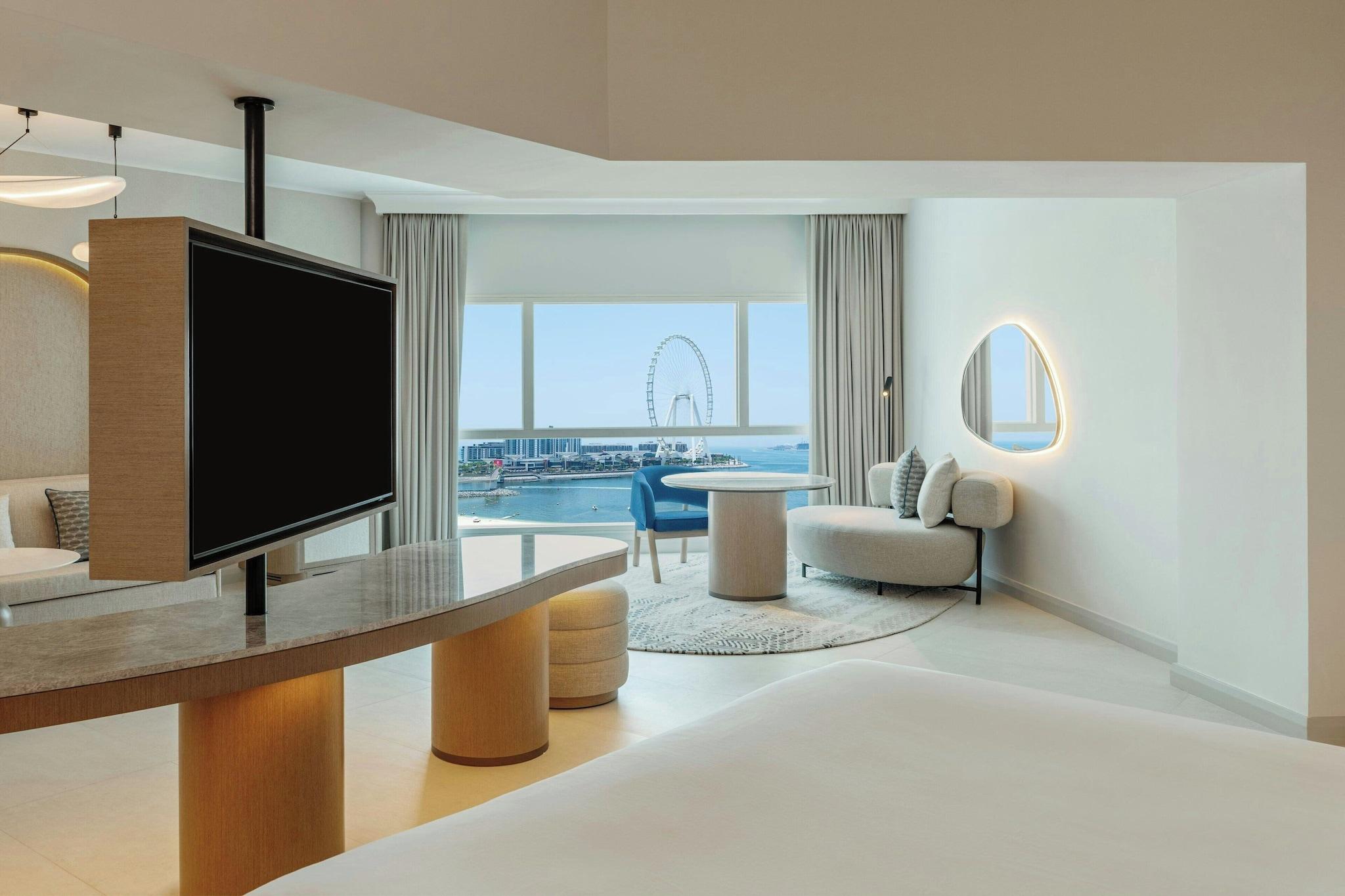 Junior Suite Sea View King Bed