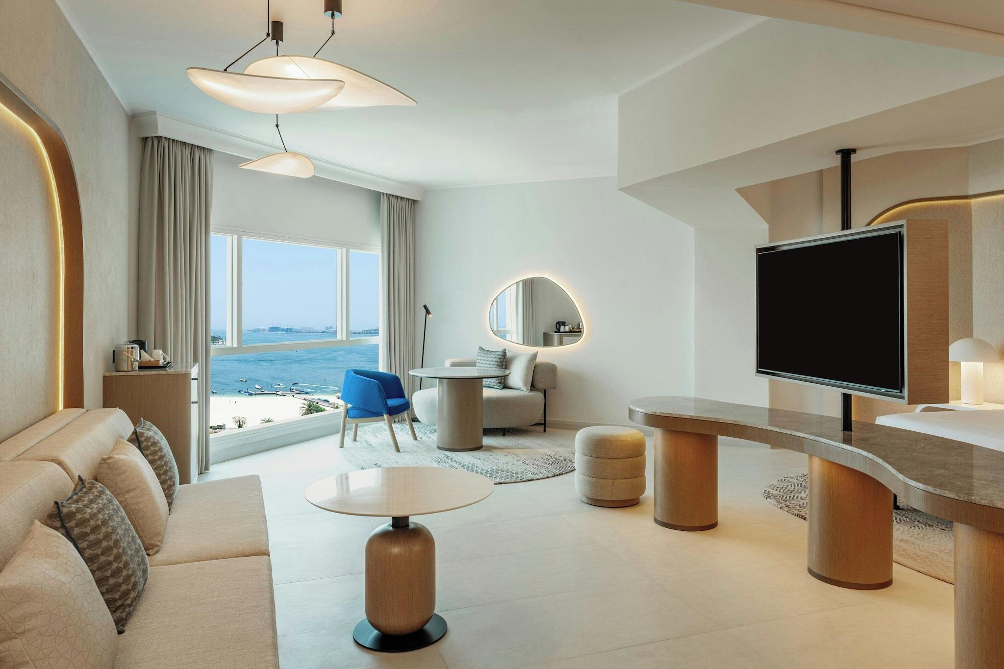 Junior Suite Sea View King Bed