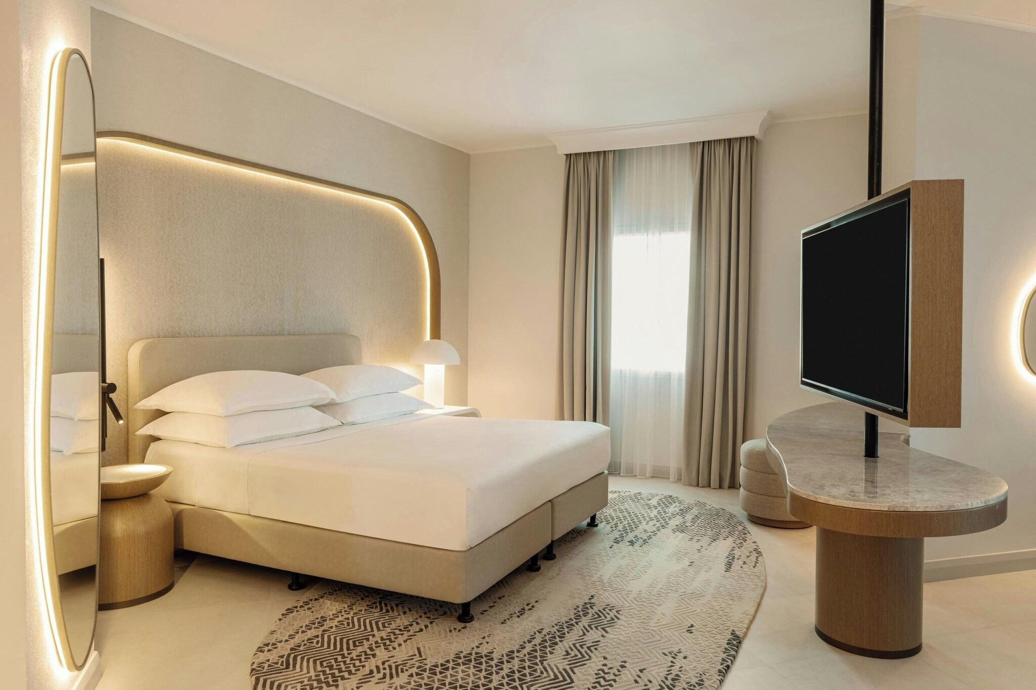 Junior Suite with Views