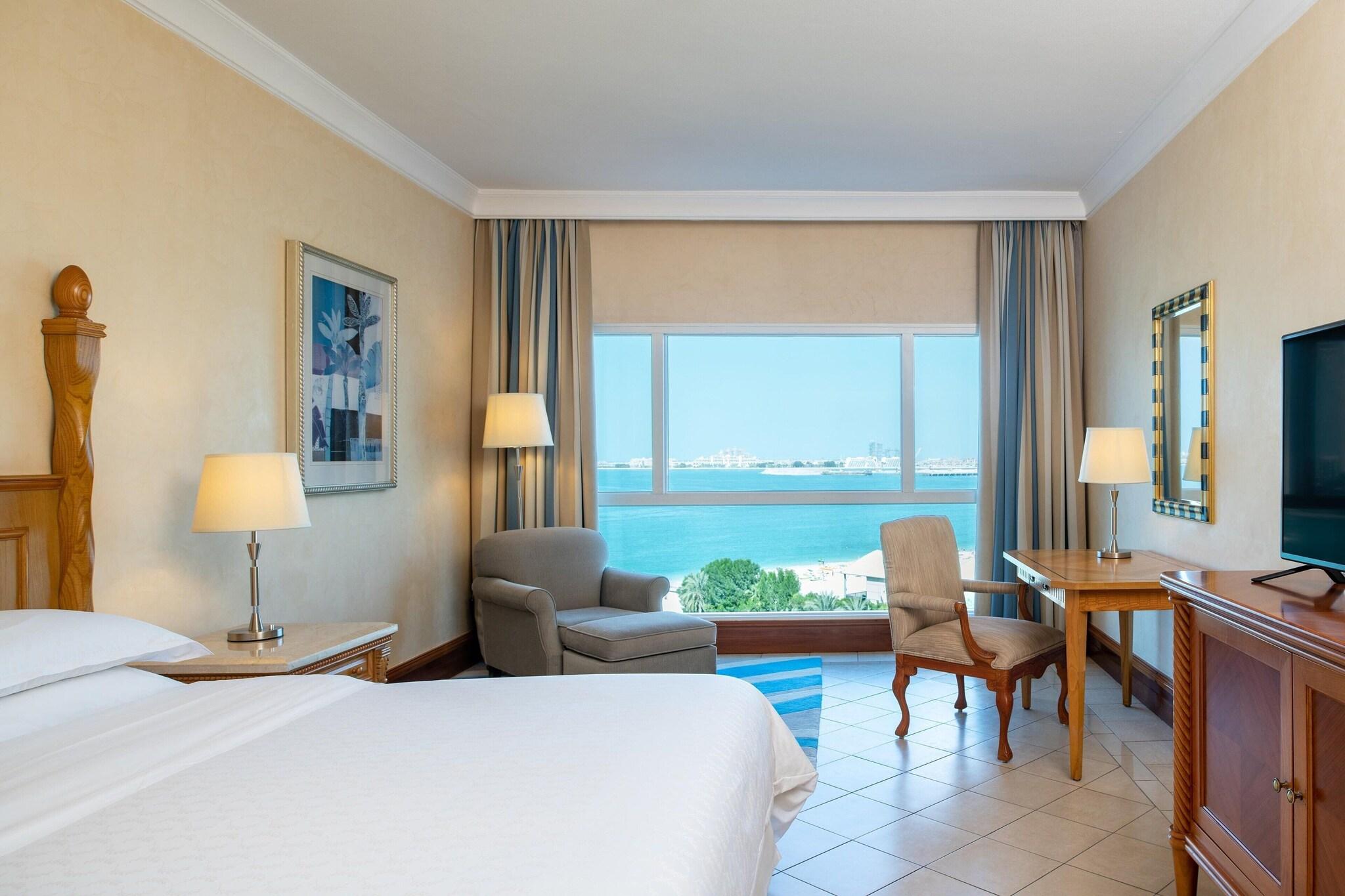 Junior Suite Sea View King Bed
