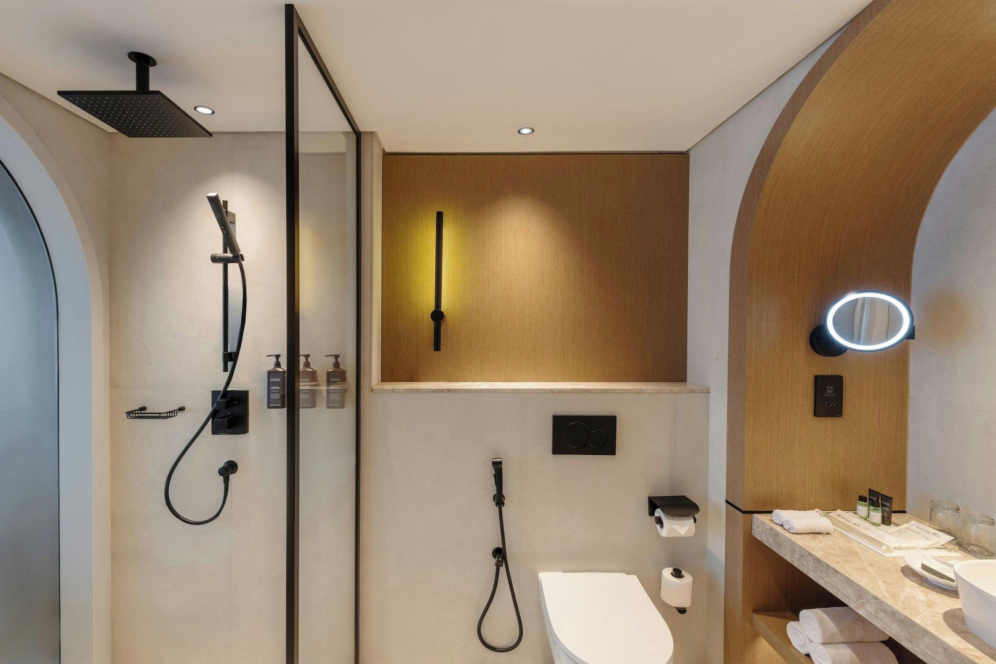 Double Club King Bed