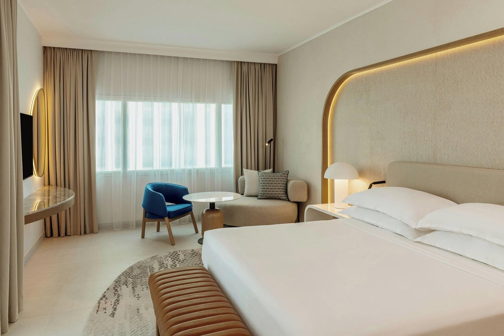 Double Club King Bed