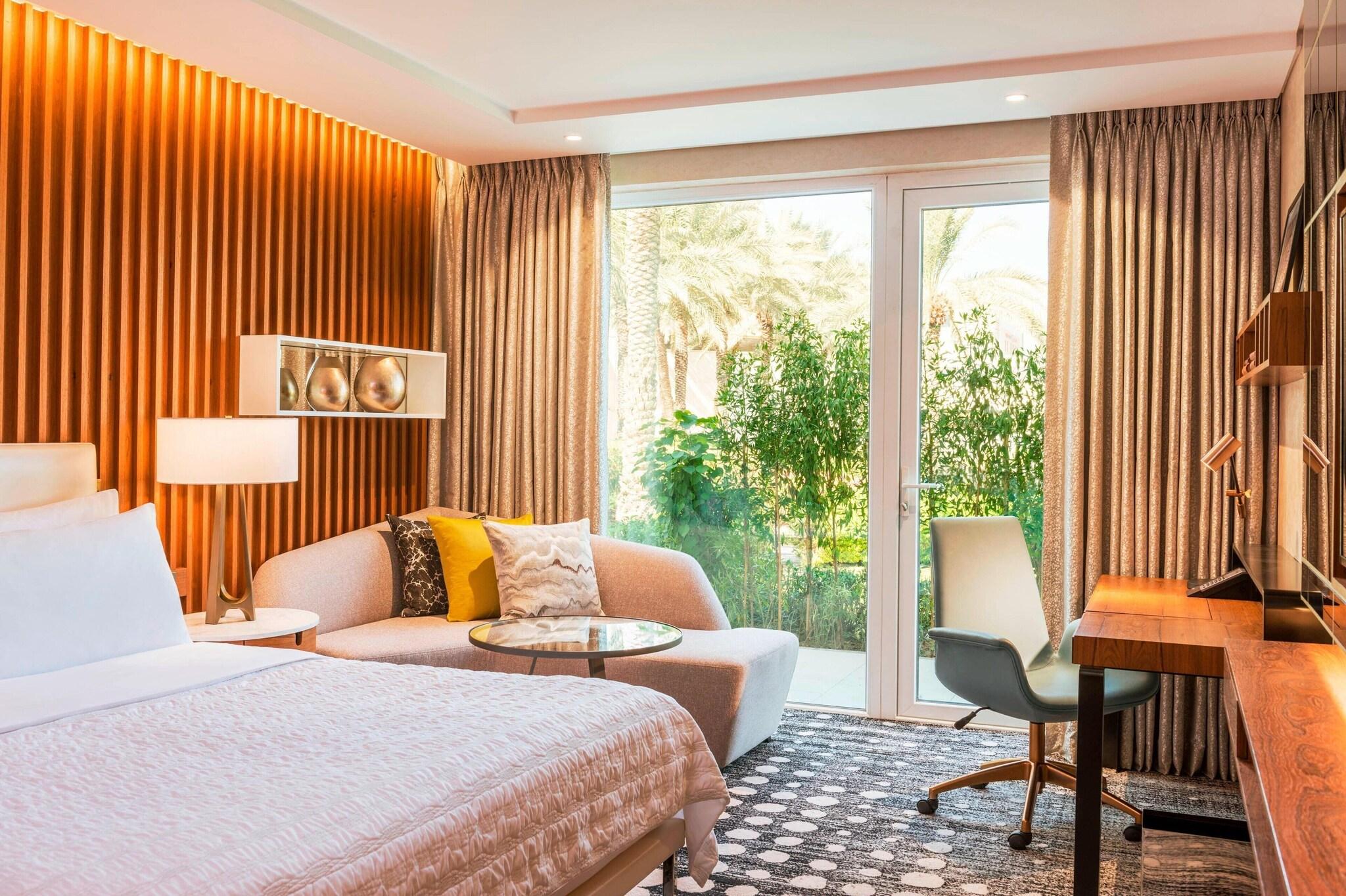 Suite Deluxe King Bed