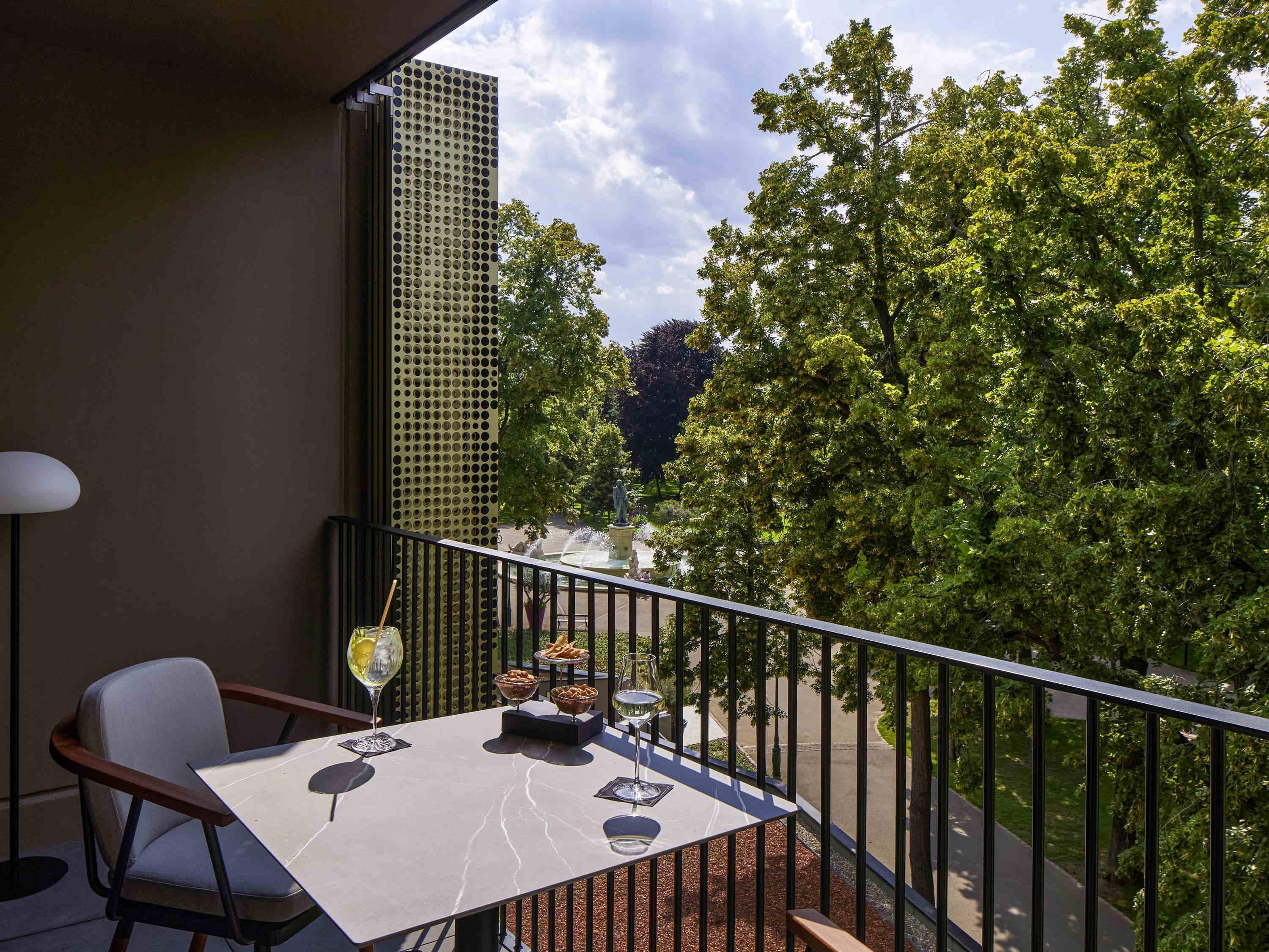 Double Executive King Bed