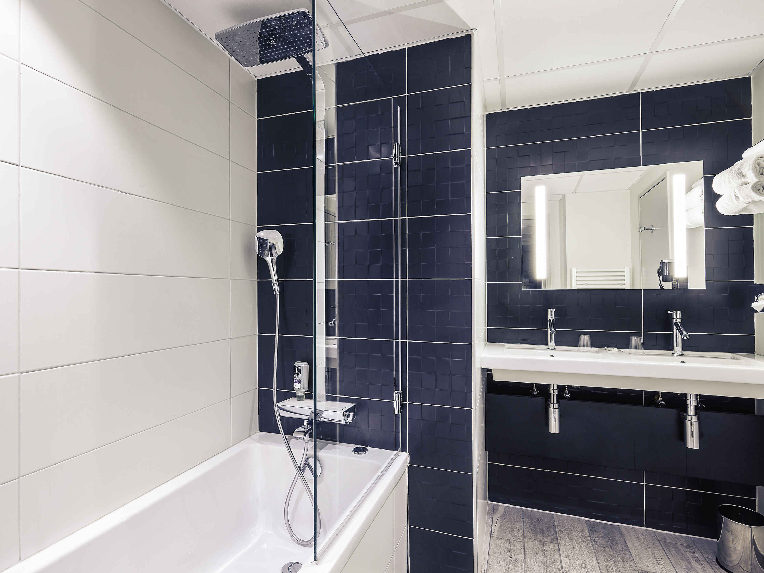 Double Classic Double Bed