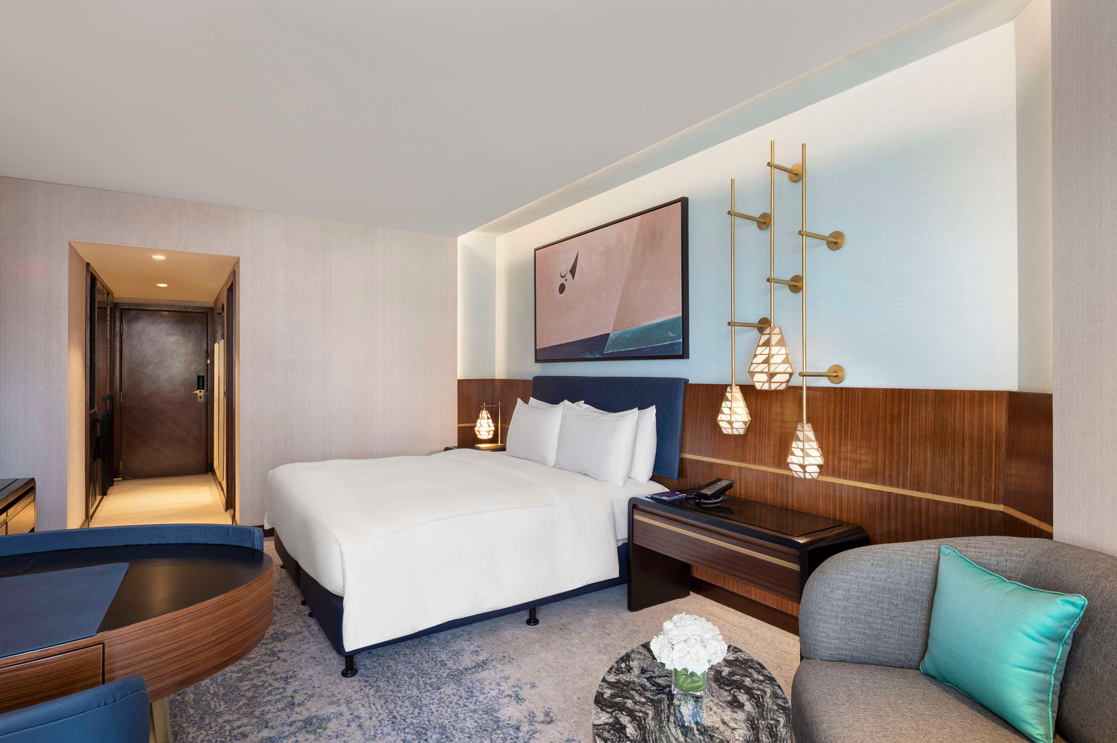 Room Connecting Room