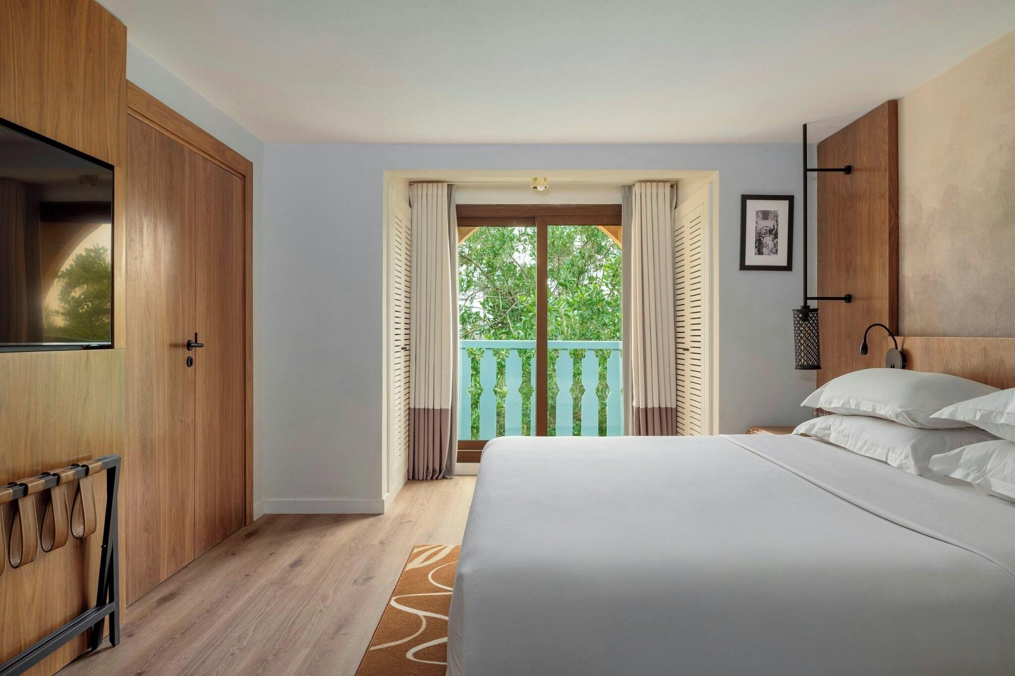 Suite King Bed One Bedroom 