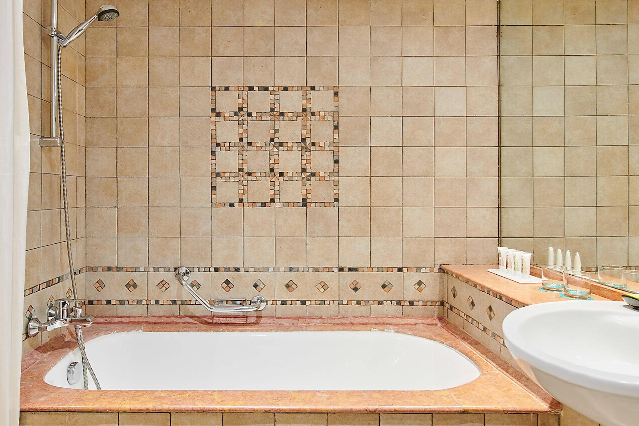 Double Deluxe Pool View