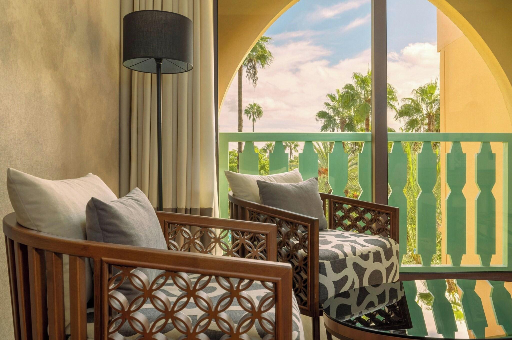 Double Garden View King Bed