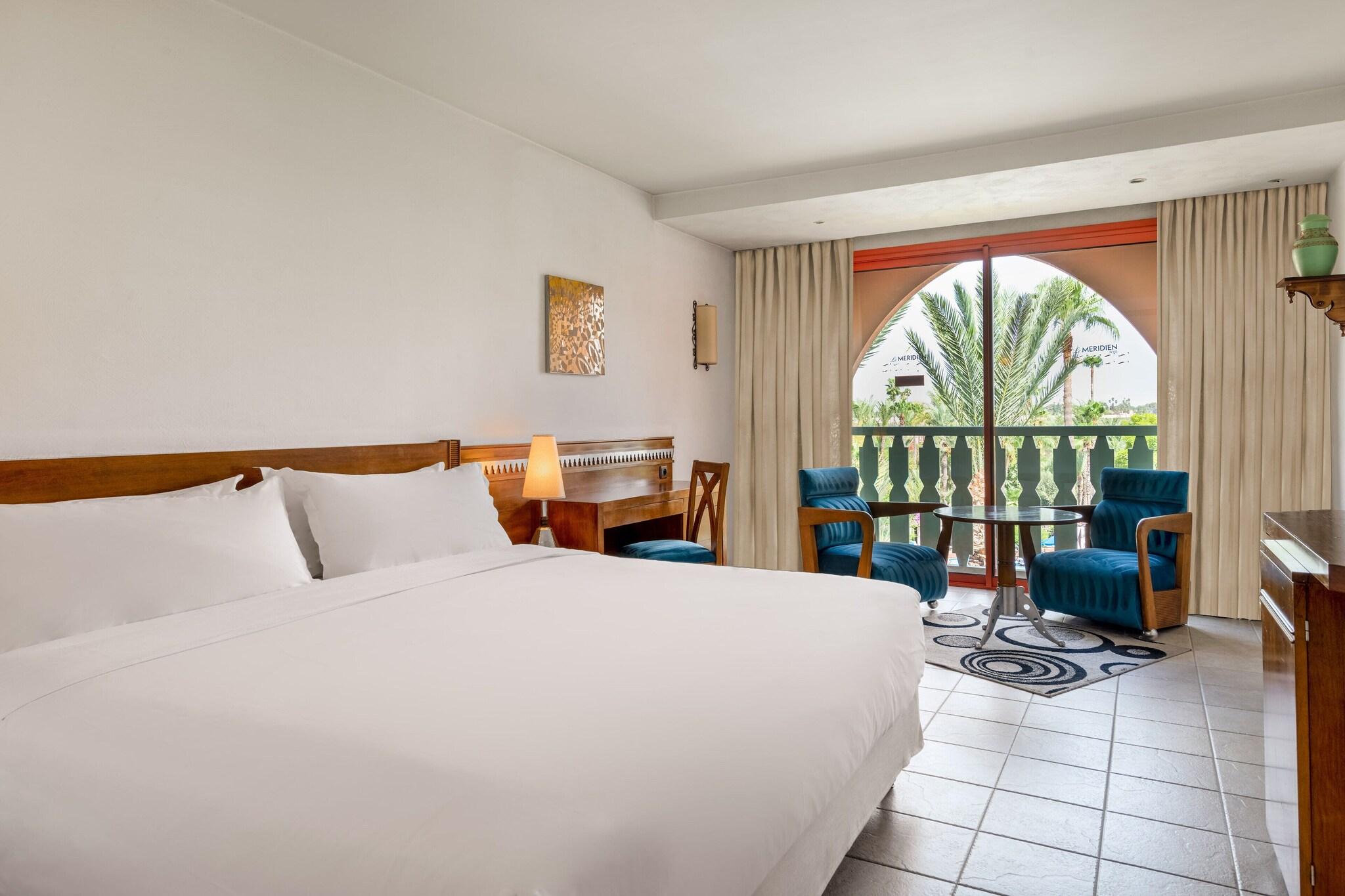 Double Garden View King Bed