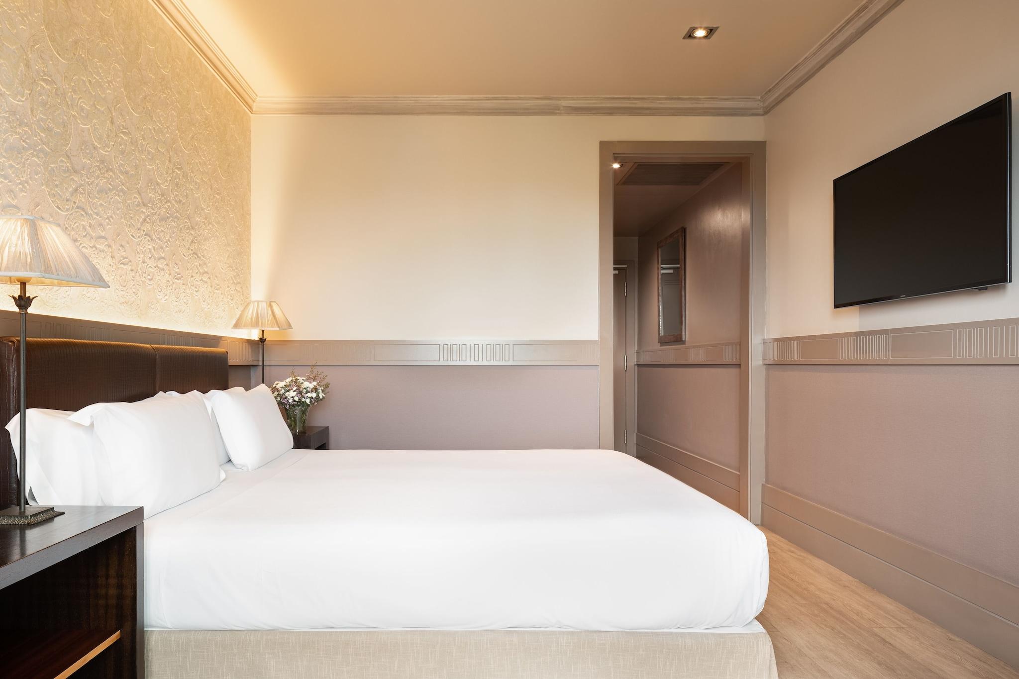 Double Deluxe Two Beds