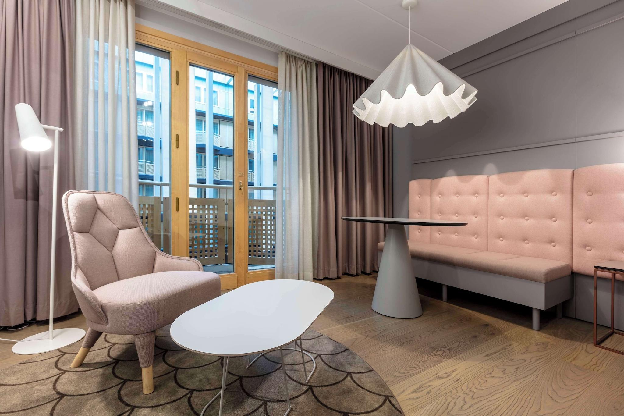 Double Queen Size Bed