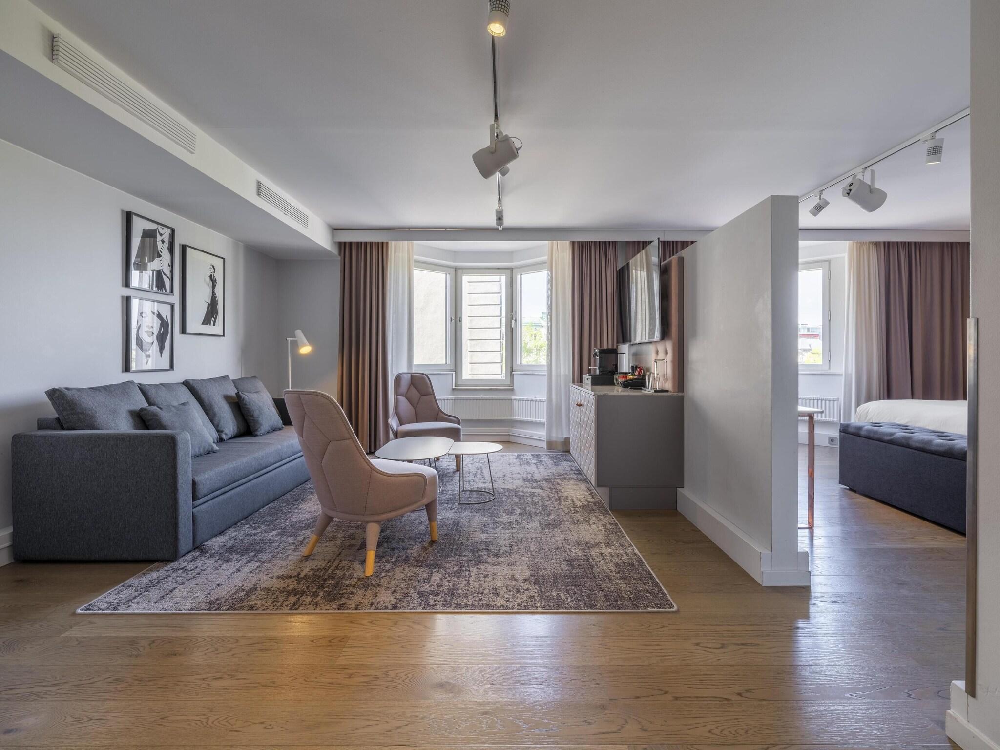 Junior Suite King Size Bed